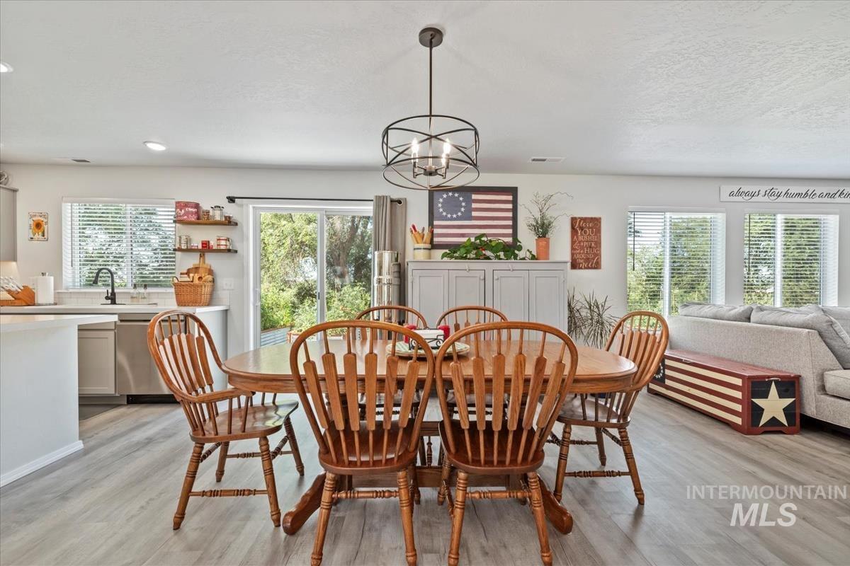 4800 Endicott Dr., Caldwell, Idaho 83605, 4 Bedrooms, 2.5 Bathrooms, Residential For Sale, Price $495,000, 98987538
