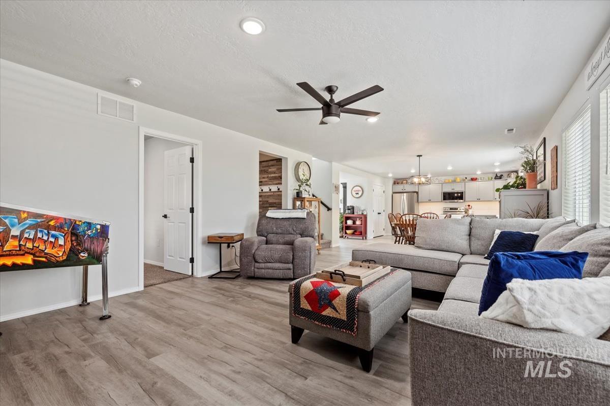 4800 Endicott Dr., Caldwell, Idaho 83605, 4 Bedrooms, 2.5 Bathrooms, Residential For Sale, Price $495,000, 98987538