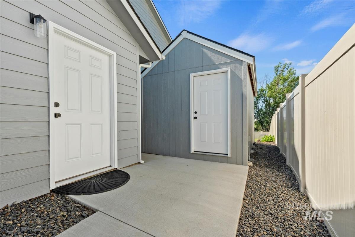 4800 Endicott Dr., Caldwell, Idaho 83605, 4 Bedrooms, 2.5 Bathrooms, Residential For Sale, Price $495,000, 98987538