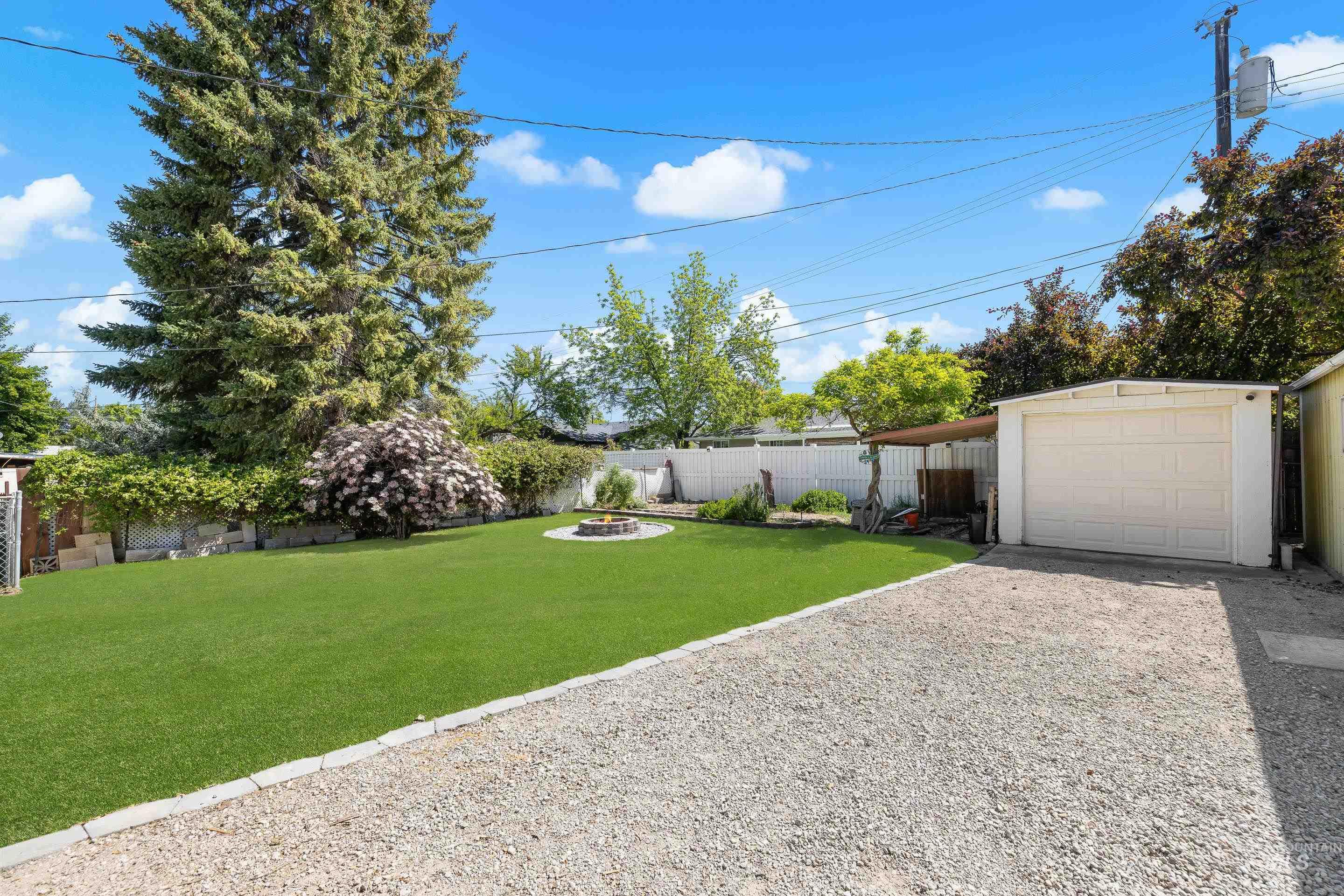 3014 N McKinney, Boise, Idaho 83704, 3 Bedrooms, 1.5 Bathrooms, Residential For Sale, Price $475,000, 98987540
