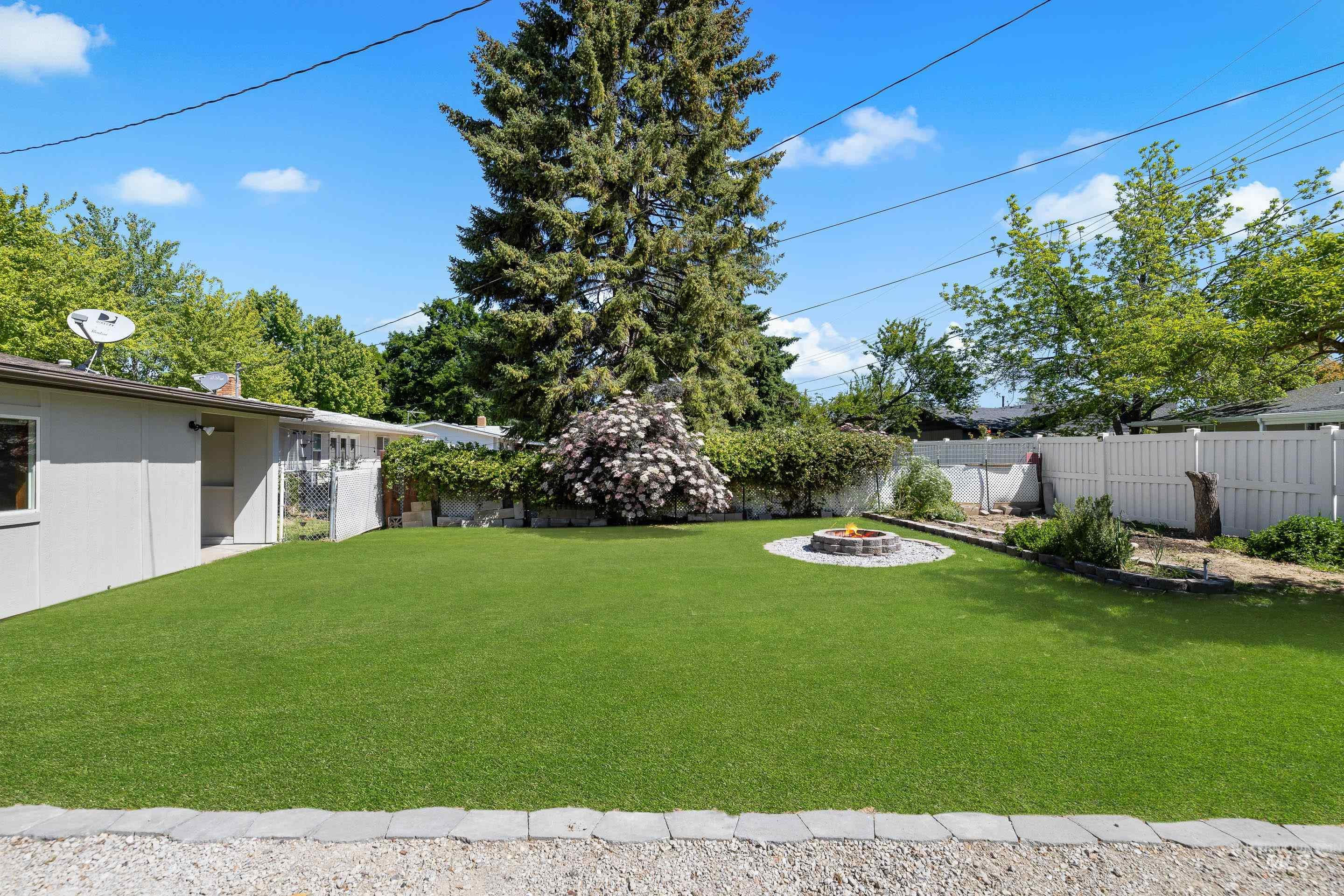 3014 N McKinney, Boise, Idaho 83704, 3 Bedrooms, 1.5 Bathrooms, Residential For Sale, Price $475,000, 98987540