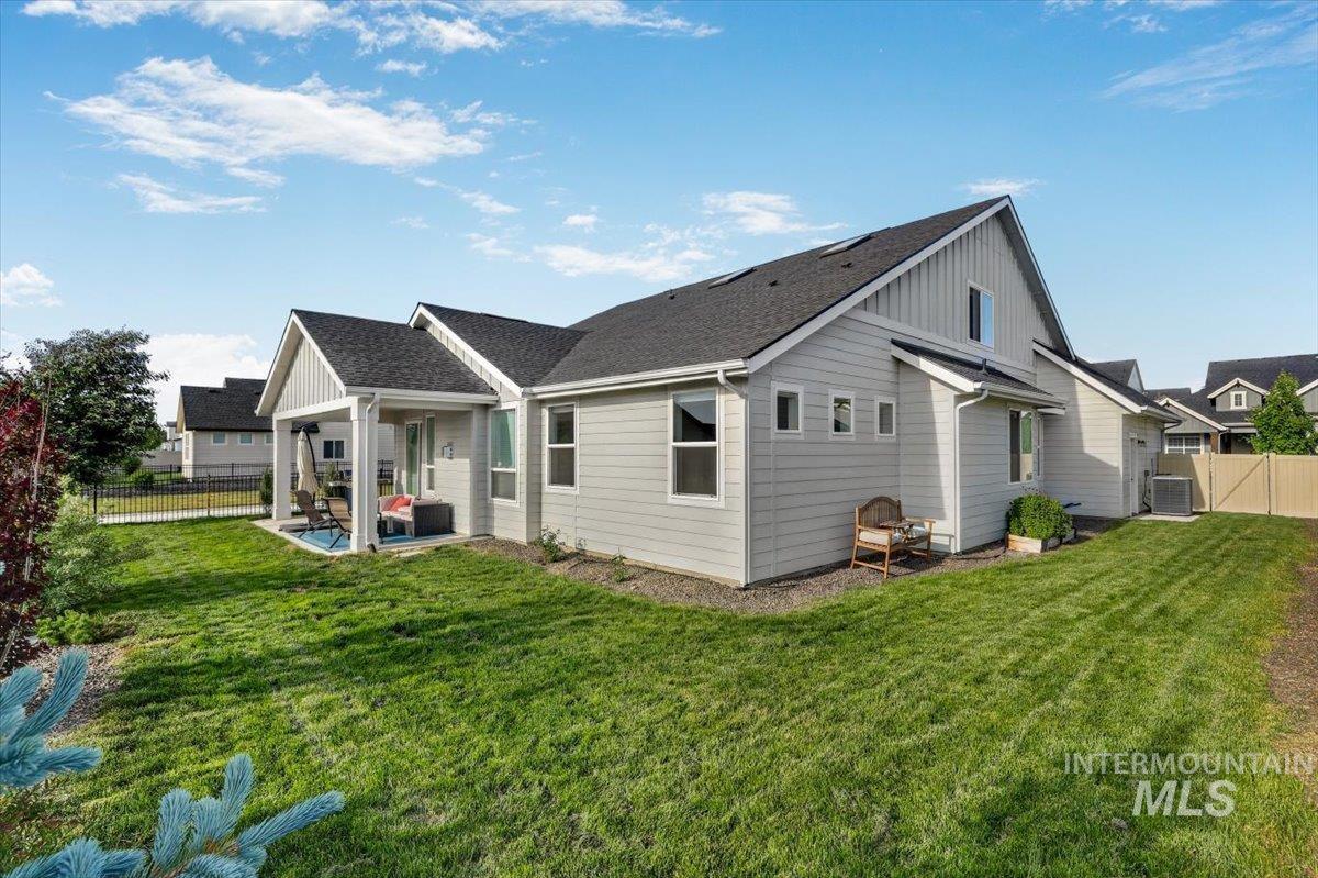2255 N Sugar Loop Ave, Star, Idaho 83669, 5 Bedrooms, 3 Bathrooms, Residential For Sale, Price $825,000, 98987543