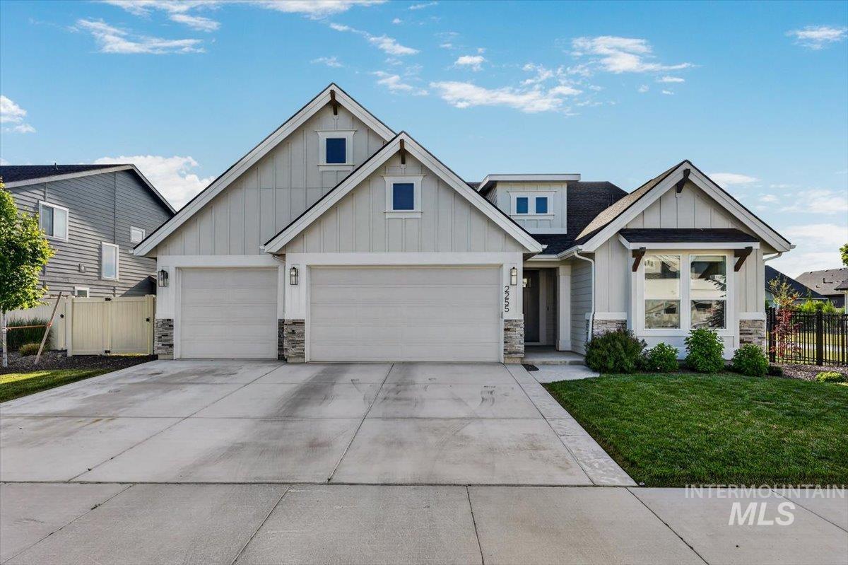 2255 N Sugar Loop Ave, Star, Idaho 83669, 5 Bedrooms, 3 Bathrooms, Residential For Sale, Price $825,000, 98987543