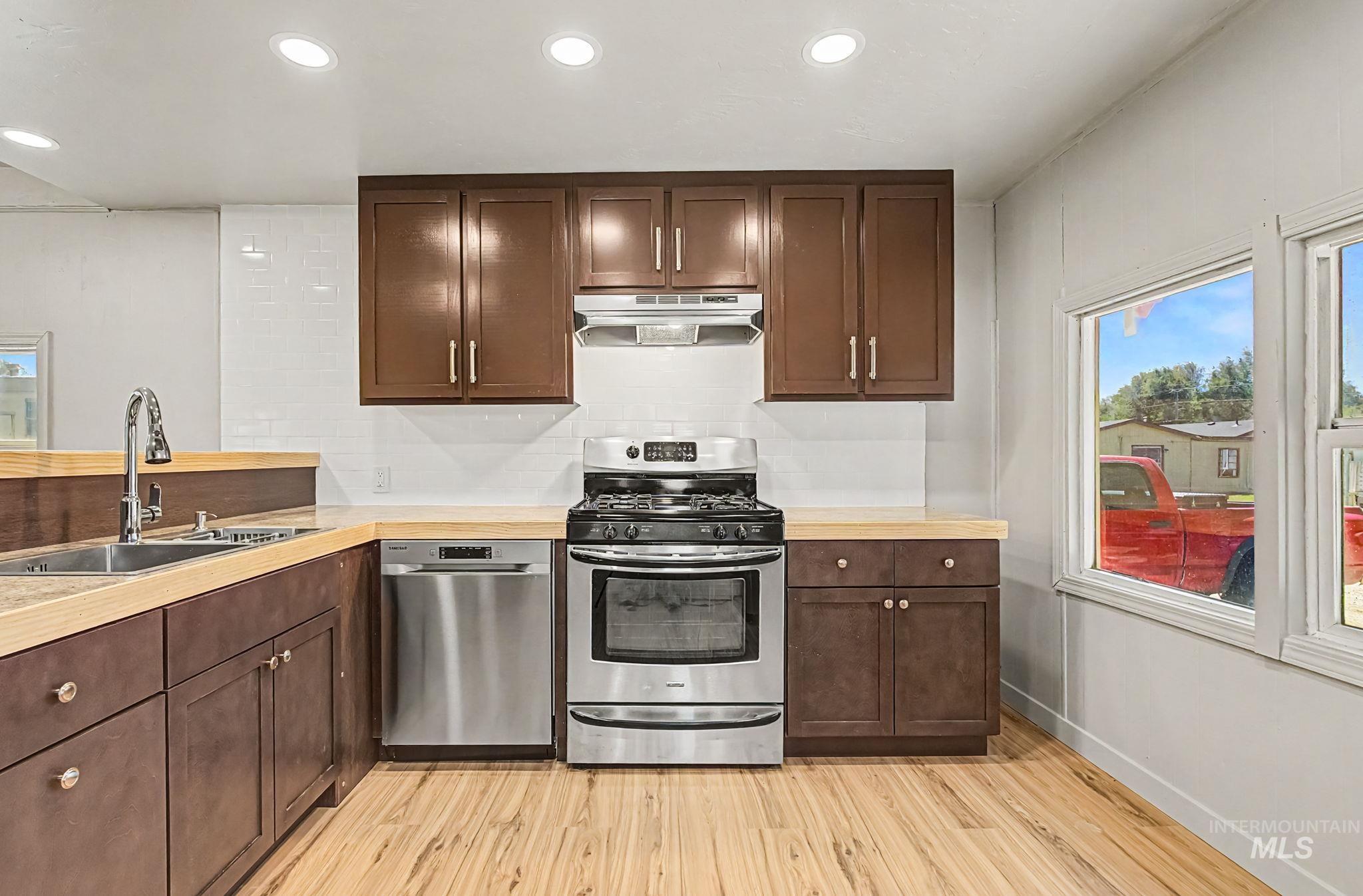 501 E 44TH ST# 17, Garden City, Idaho 83714, 2 Bedrooms, 1 Bathroom, Residential For Sale, Price $69,999, 98987544