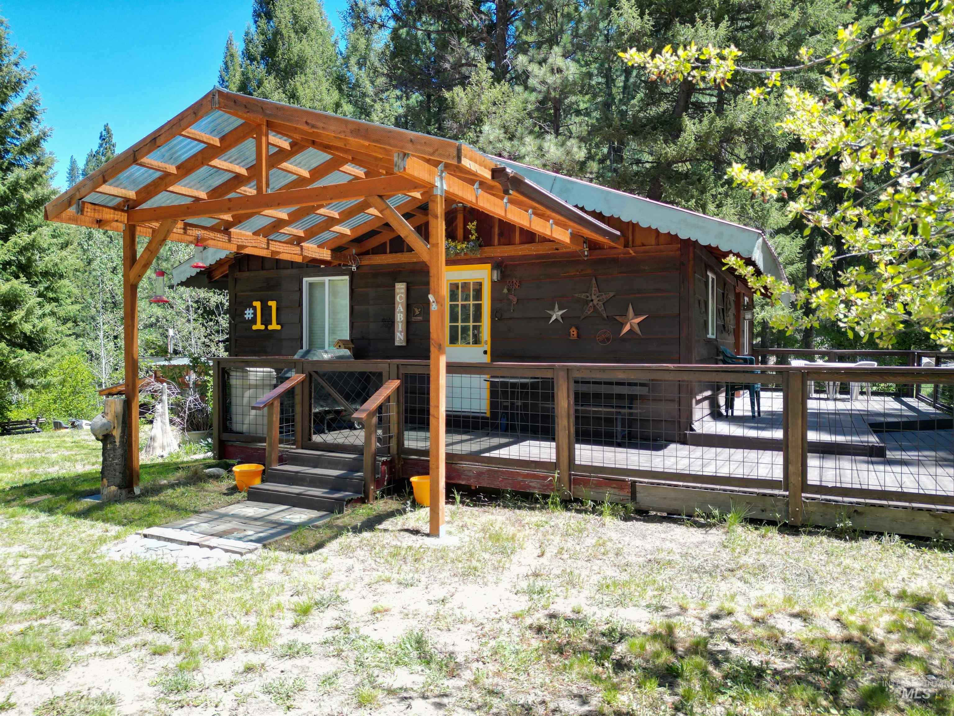 11 Valley View Way, Lowman, Idaho 83637, 3 Bedrooms, 2 Bathrooms, Residential For Sale, Price $499,000, 98987547