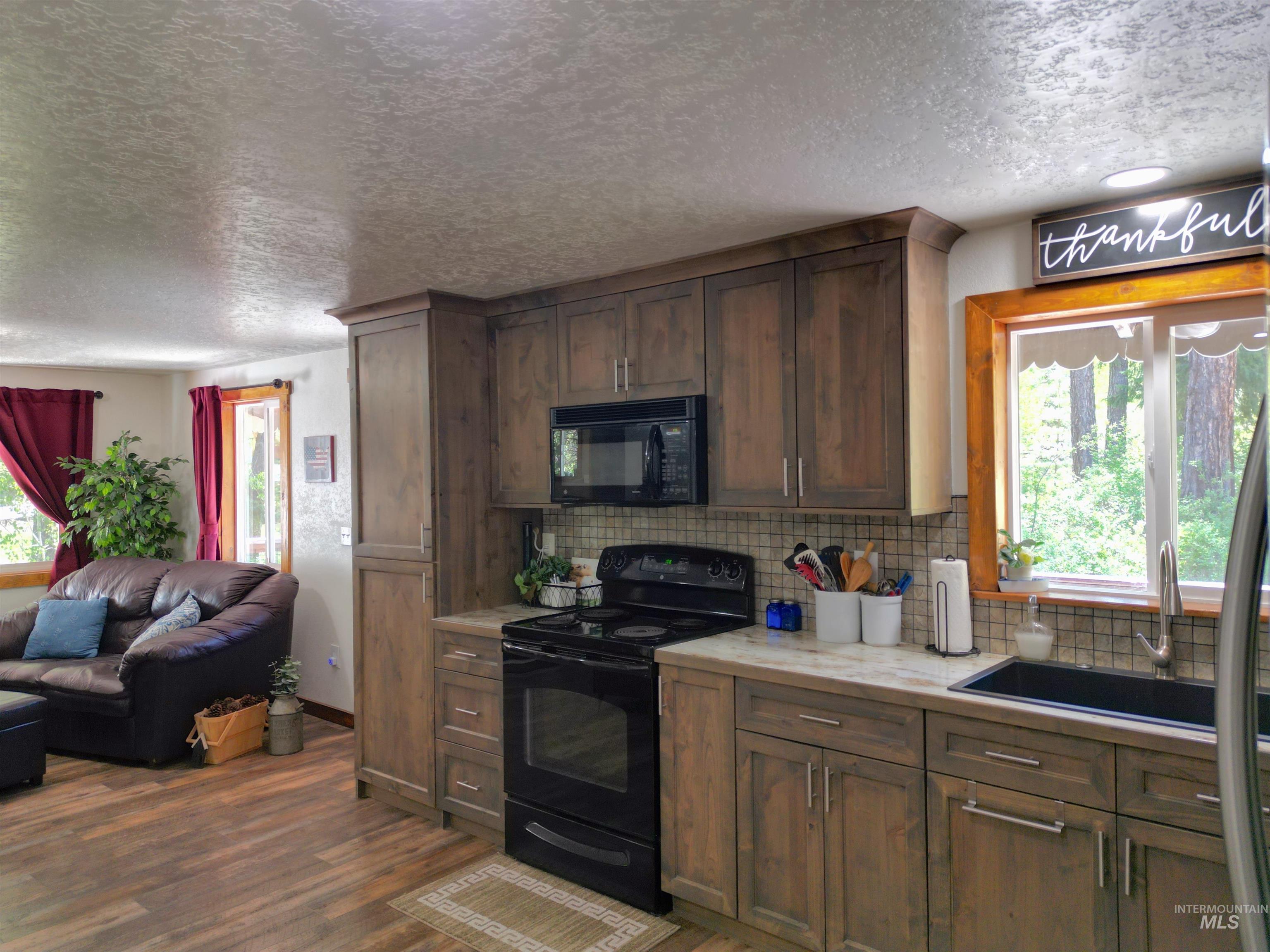 11 Valley View Way, Lowman, Idaho 83637, 3 Bedrooms, 2 Bathrooms, Residential For Sale, Price $499,000, 98987547