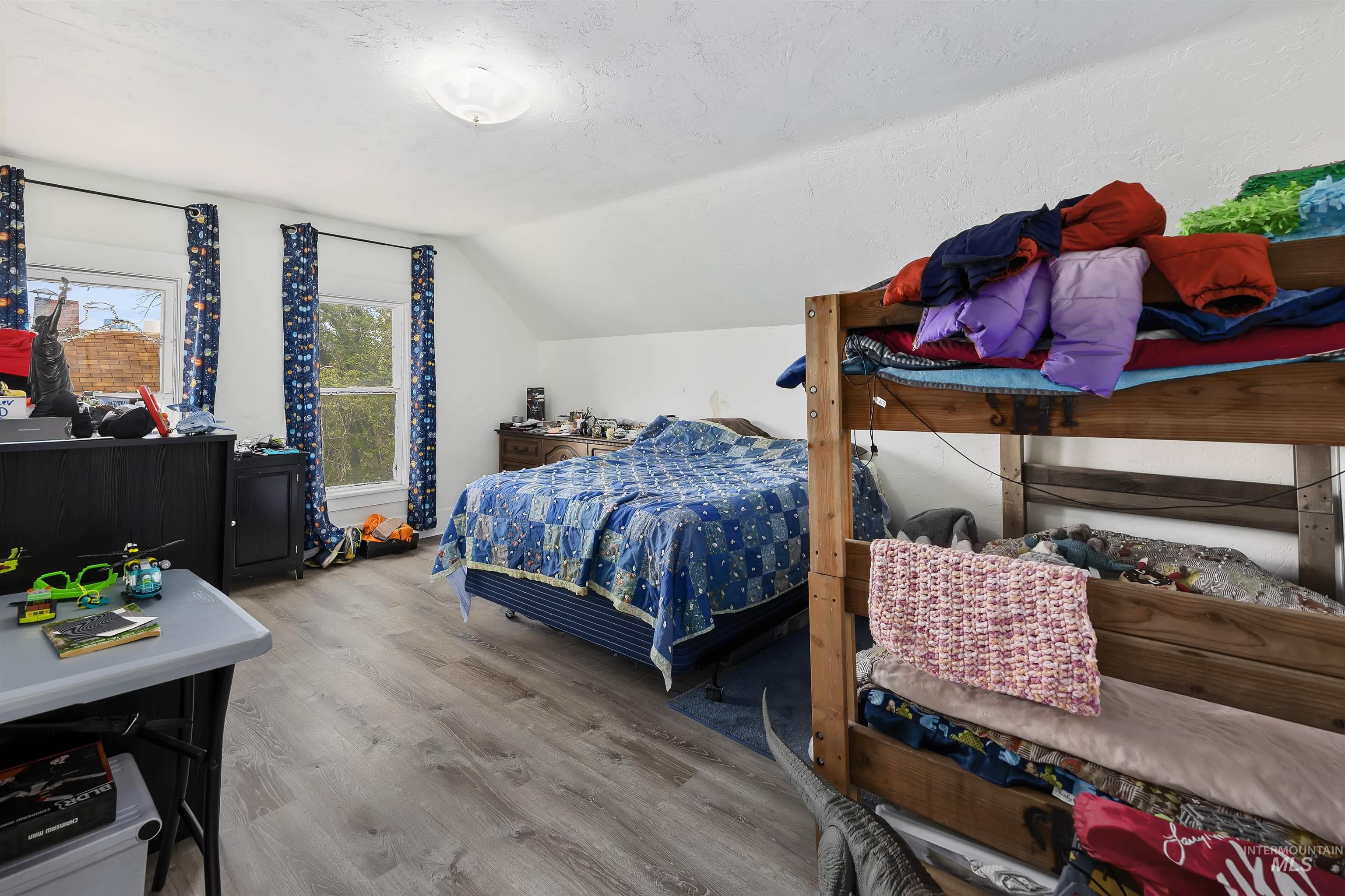 220 S 8th Ave, Buhl, Idaho 83316, 4 Bedrooms, 1 Bathroom, Residential For Sale, Price $239,000, 98987548