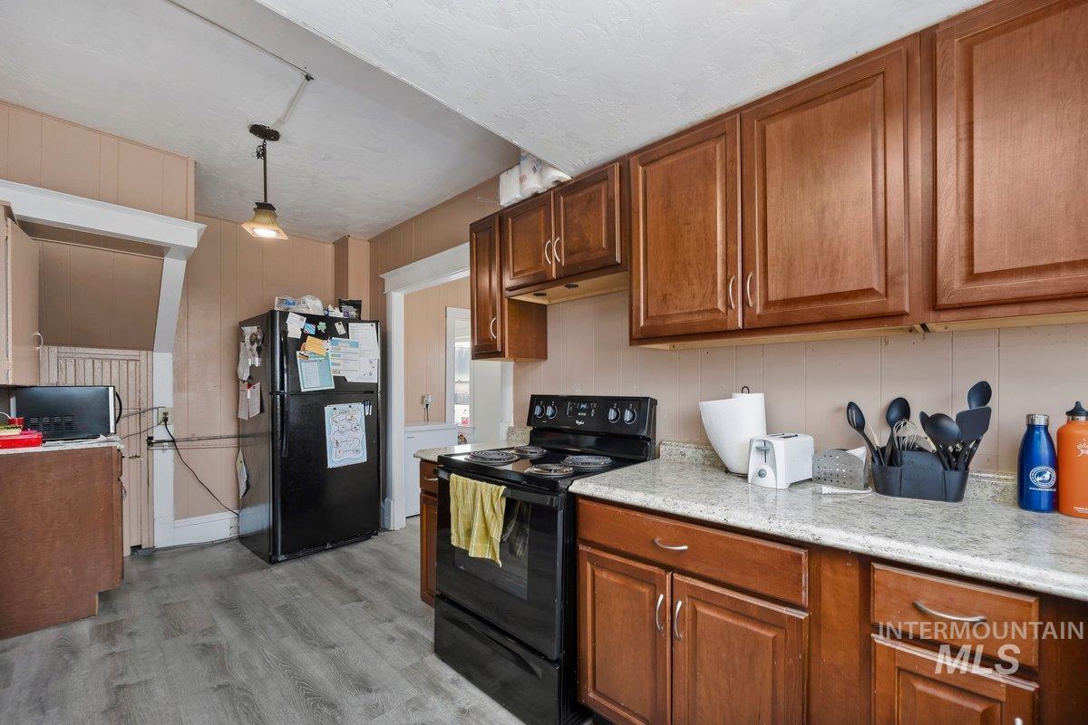 220 S 8th Ave, Buhl, Idaho 83316, 4 Bedrooms, 1 Bathroom, Residential For Sale, Price $239,000, 98987548