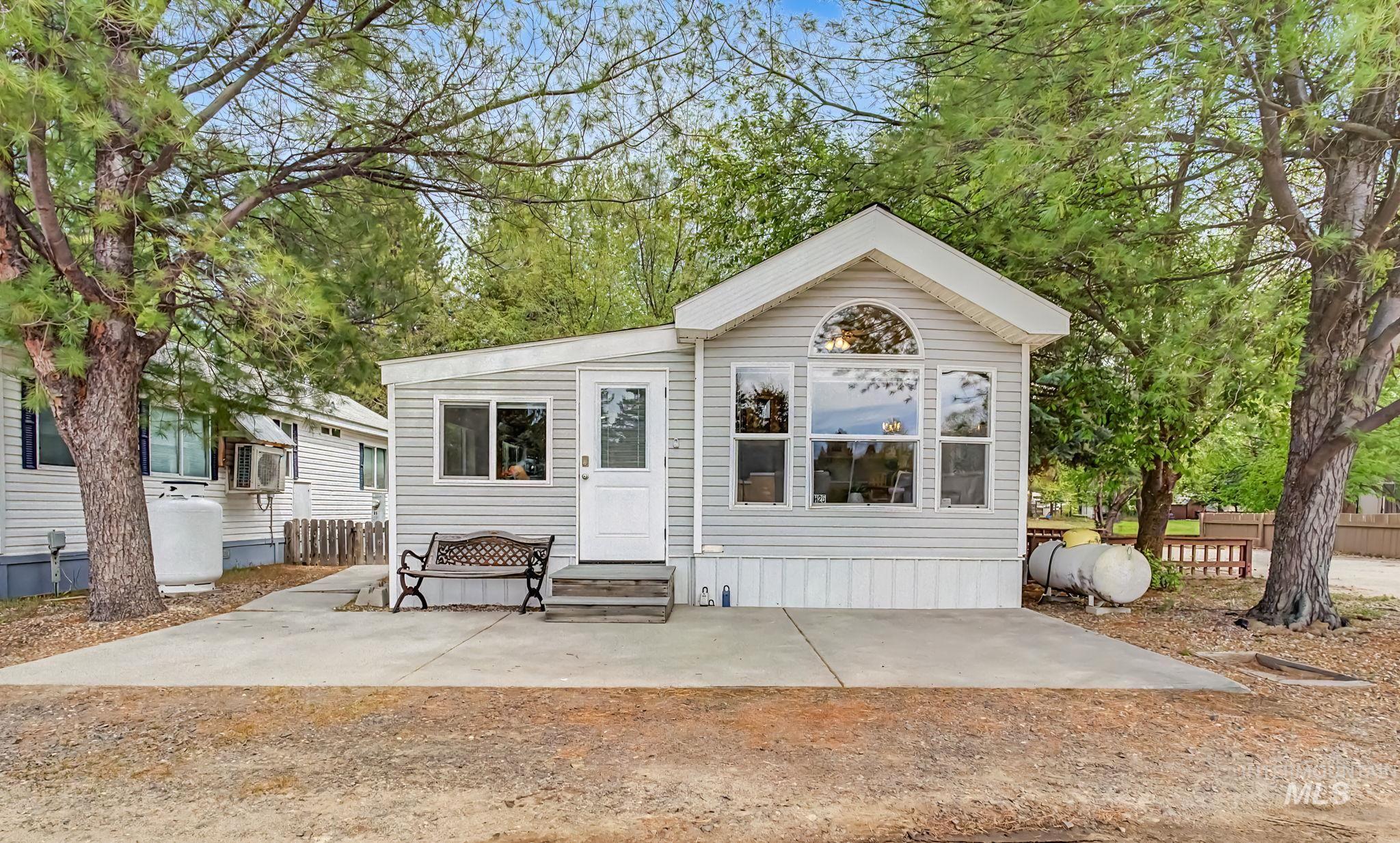 514 Sawyer St, Cascade, Idaho 83611, 2 Bedrooms, 1 Bathroom, Residential For Sale, Price $250,000, 98987549