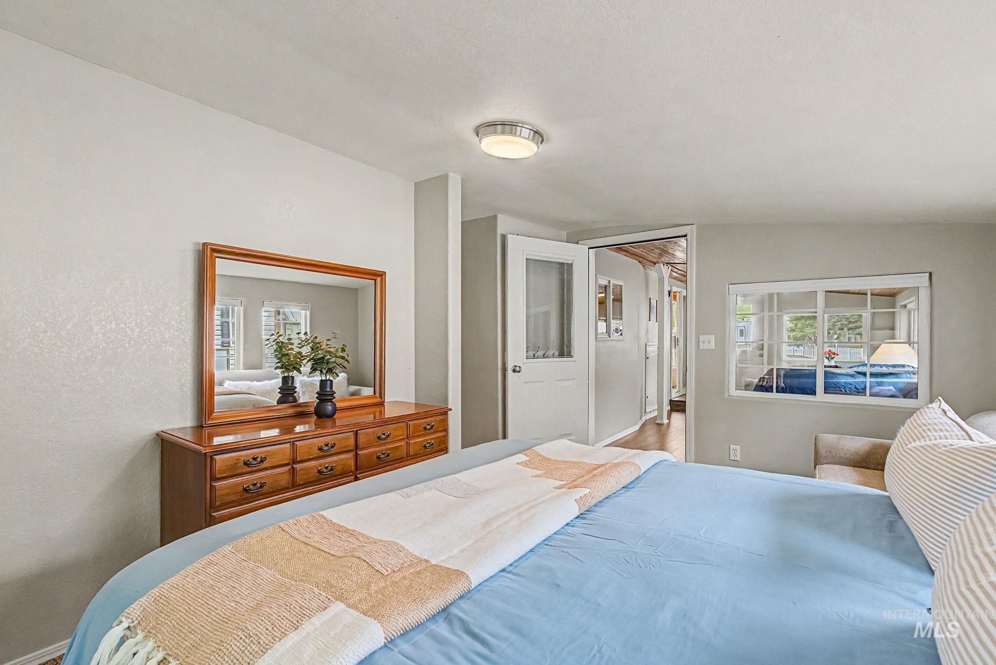 514 Sawyer St, Cascade, Idaho 83611, 2 Bedrooms, 1 Bathroom, Residential For Sale, Price $250,000, 98987549