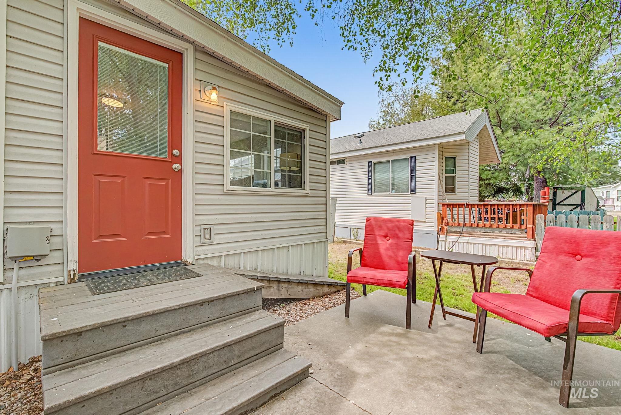 514 Sawyer St, Cascade, Idaho 83611, 2 Bedrooms, 1 Bathroom, Residential For Sale, Price $250,000, 98987549