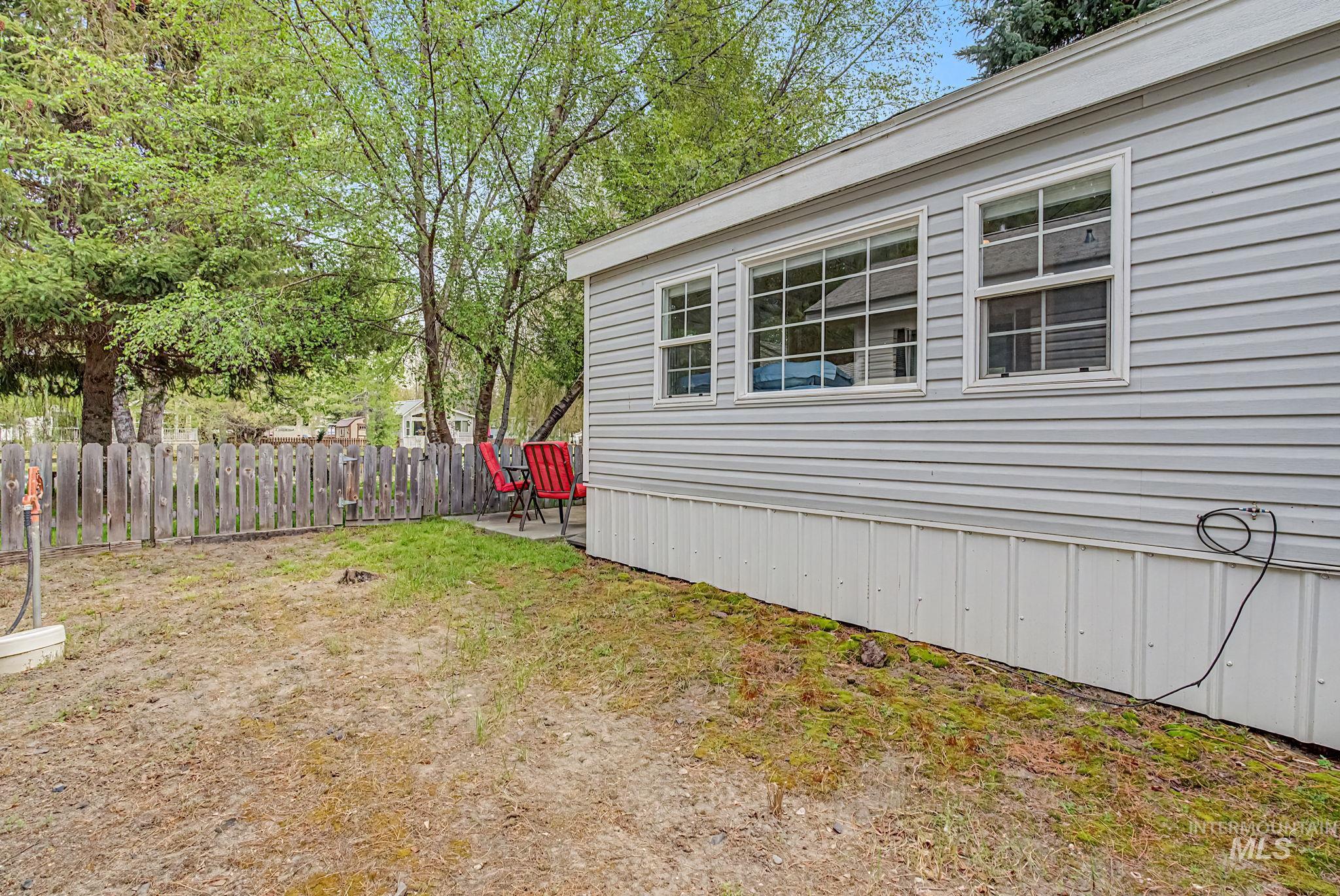 514 Sawyer St, Cascade, Idaho 83611, 2 Bedrooms, 1 Bathroom, Residential For Sale, Price $250,000, 98987549