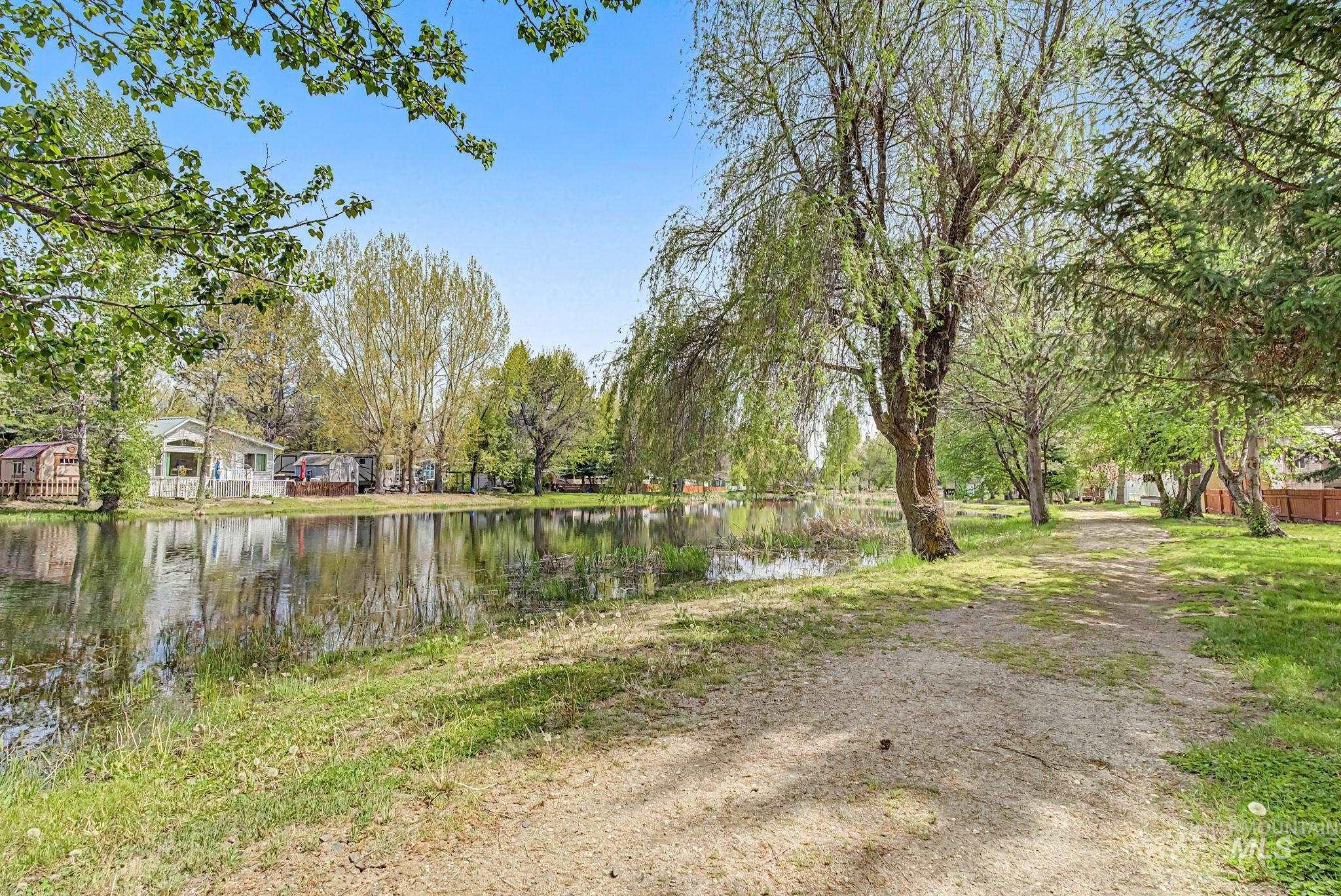 514 Sawyer St, Cascade, Idaho 83611, 2 Bedrooms, 1 Bathroom, Residential For Sale, Price $250,000, 98987549