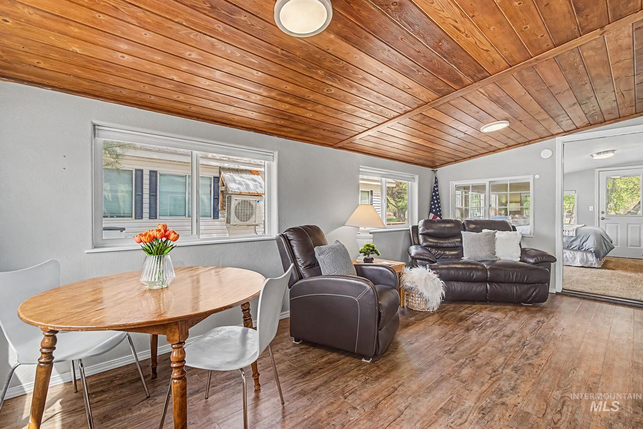514 Sawyer St, Cascade, Idaho 83611, 2 Bedrooms, 1 Bathroom, Residential For Sale, Price $250,000, 98987549
