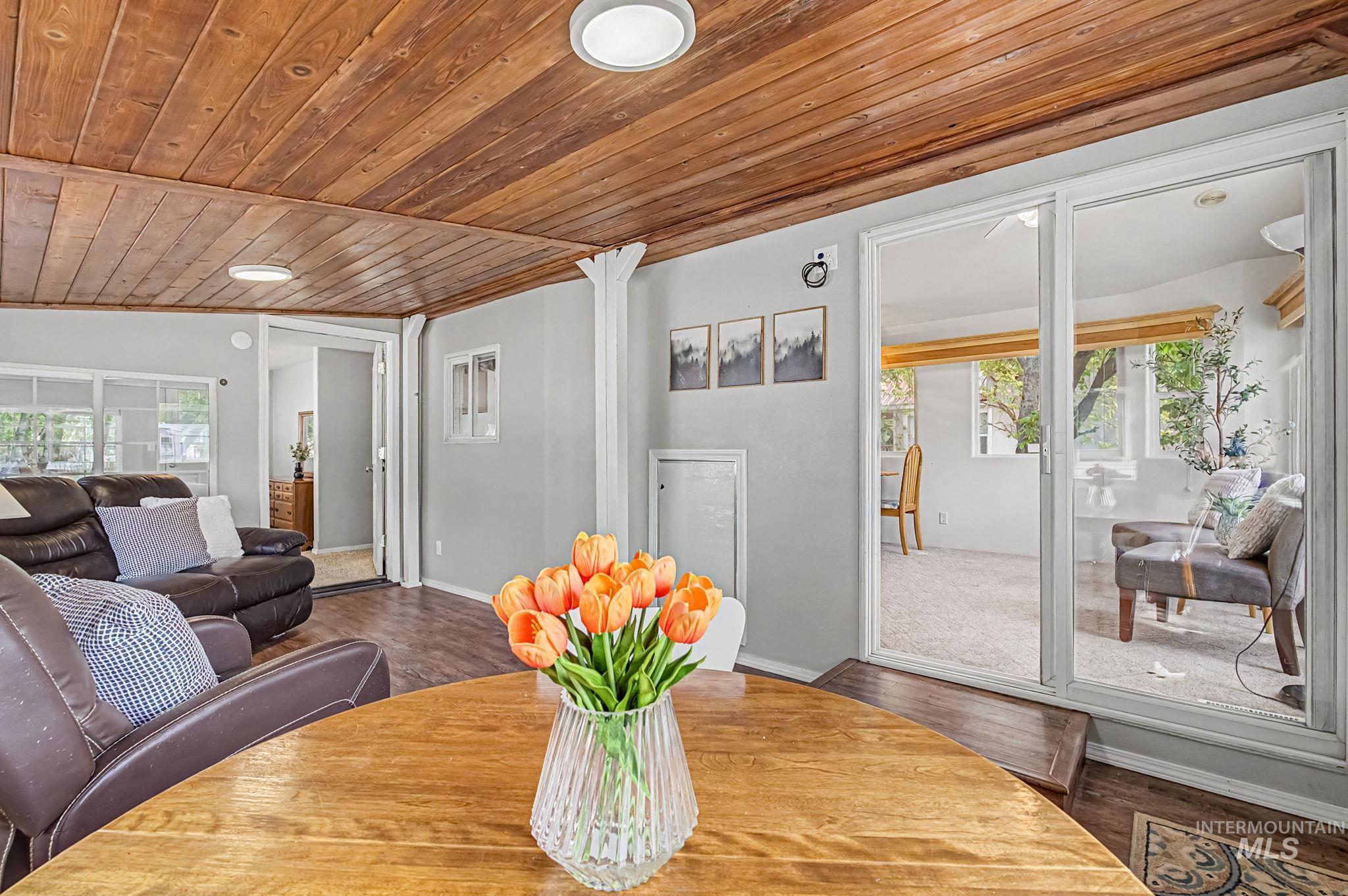 514 Sawyer St, Cascade, Idaho 83611, 2 Bedrooms, 1 Bathroom, Residential For Sale, Price $250,000, 98987549