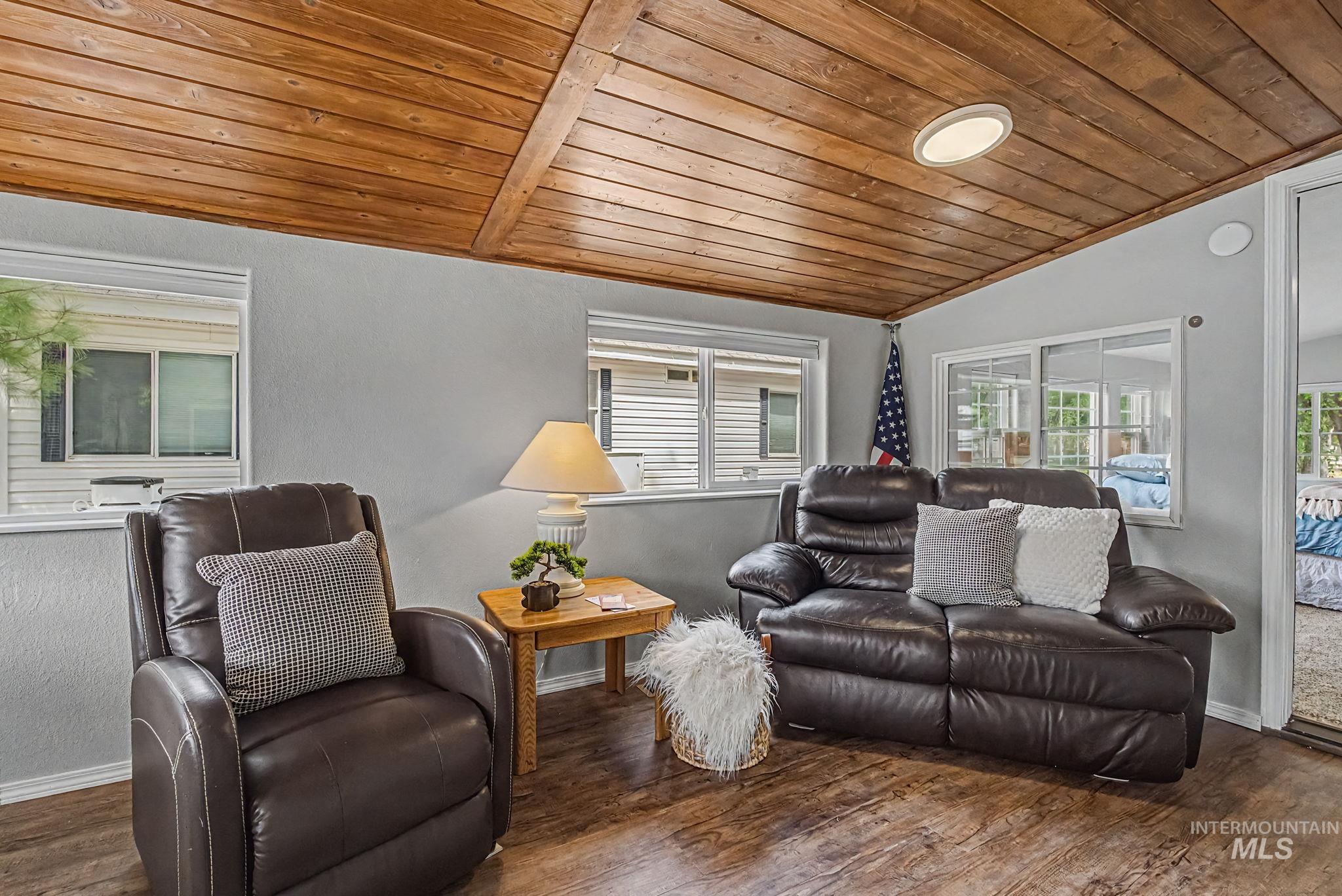 514 Sawyer St, Cascade, Idaho 83611, 2 Bedrooms, 1 Bathroom, Residential For Sale, Price $250,000, 98987549