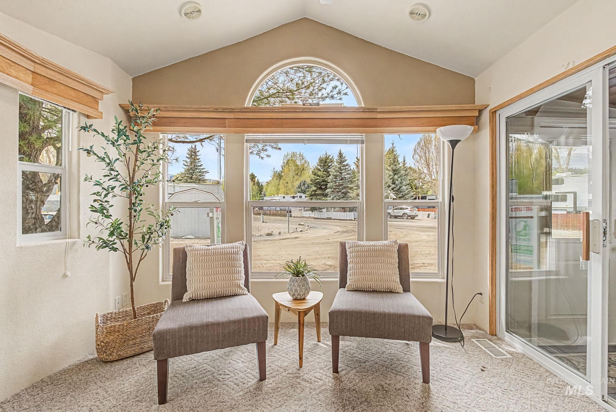 514 Sawyer St, Cascade, Idaho 83611, 2 Bedrooms, 1 Bathroom, Residential For Sale, Price $250,000, 98987549