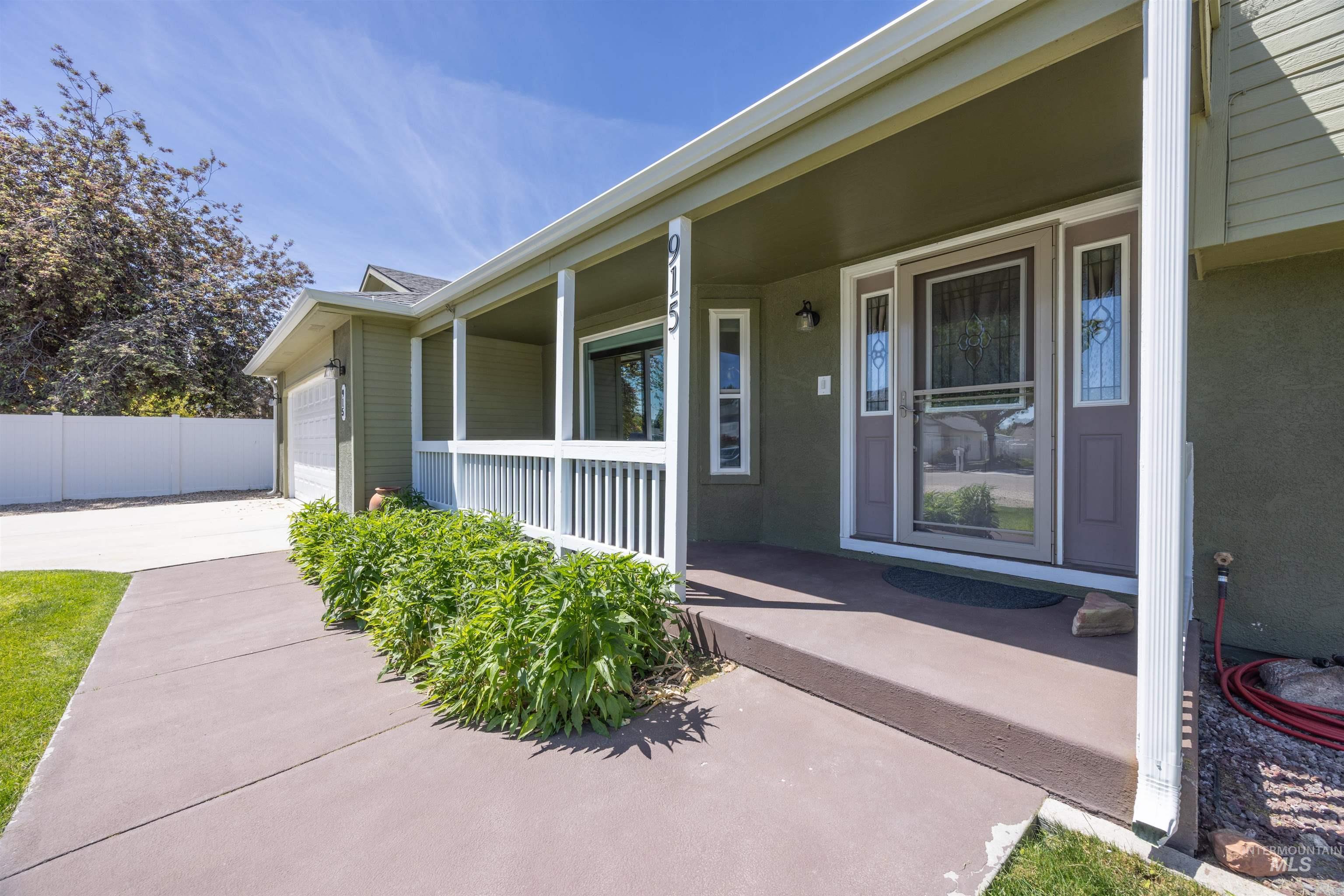 915 S Camas Street, Nampa, Idaho 83686, 4 Bedrooms, 4 Bathrooms, Residential For Sale, Price $593,500, 98987553