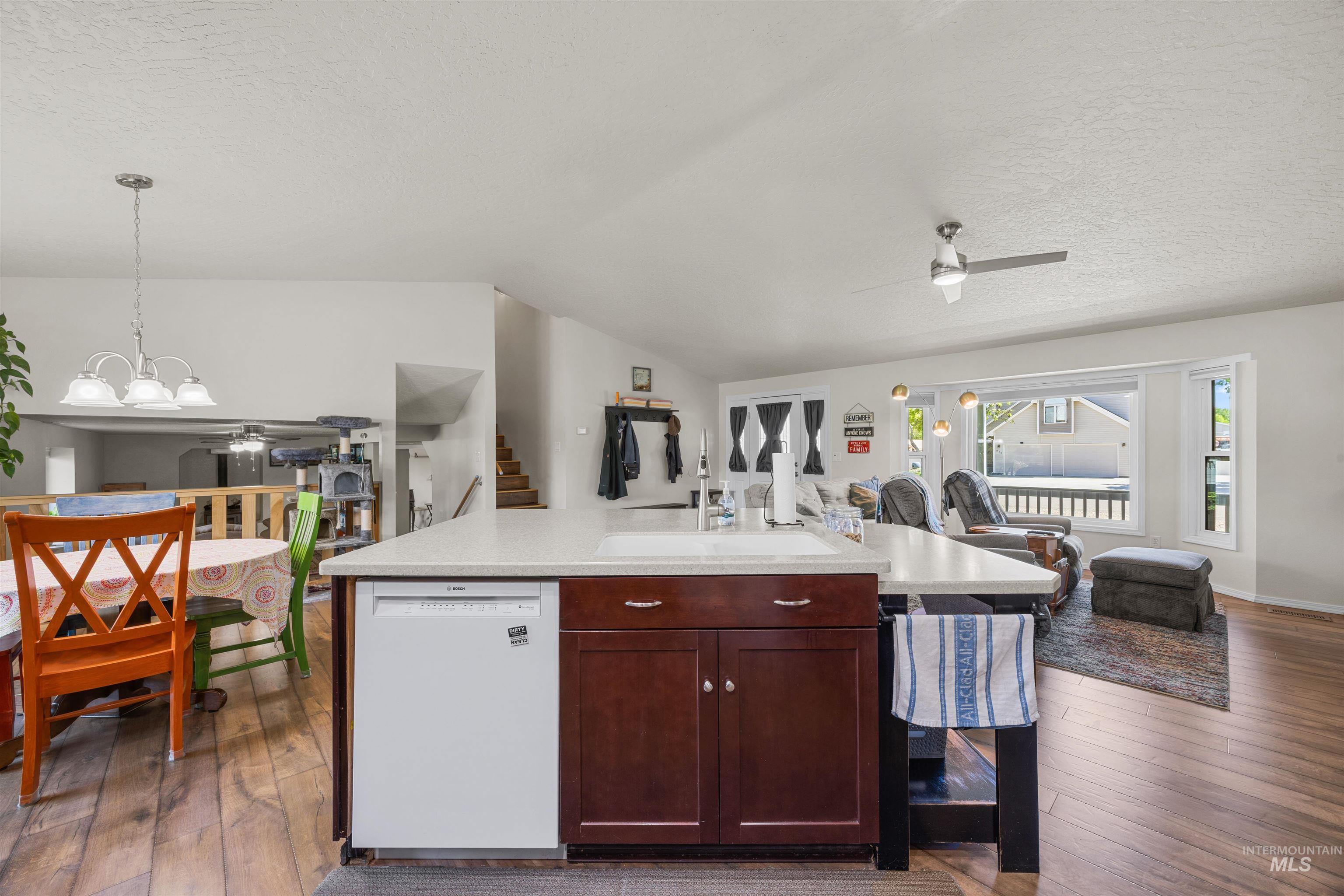 915 S Camas Street, Nampa, Idaho 83686, 4 Bedrooms, 4 Bathrooms, Residential For Sale, Price $593,500, 98987553