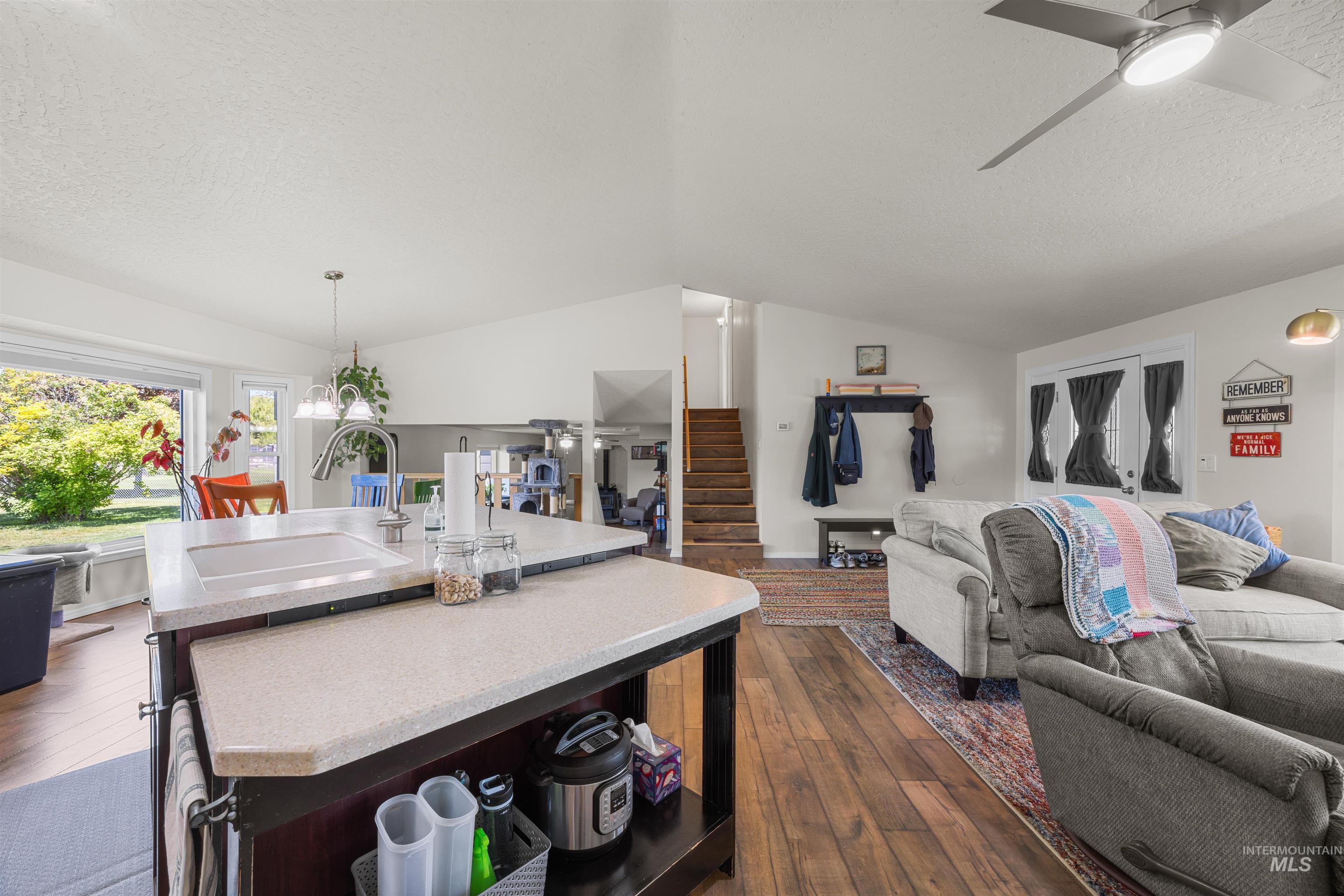 915 S Camas Street, Nampa, Idaho 83686, 4 Bedrooms, 4 Bathrooms, Residential For Sale, Price $593,500, 98987553