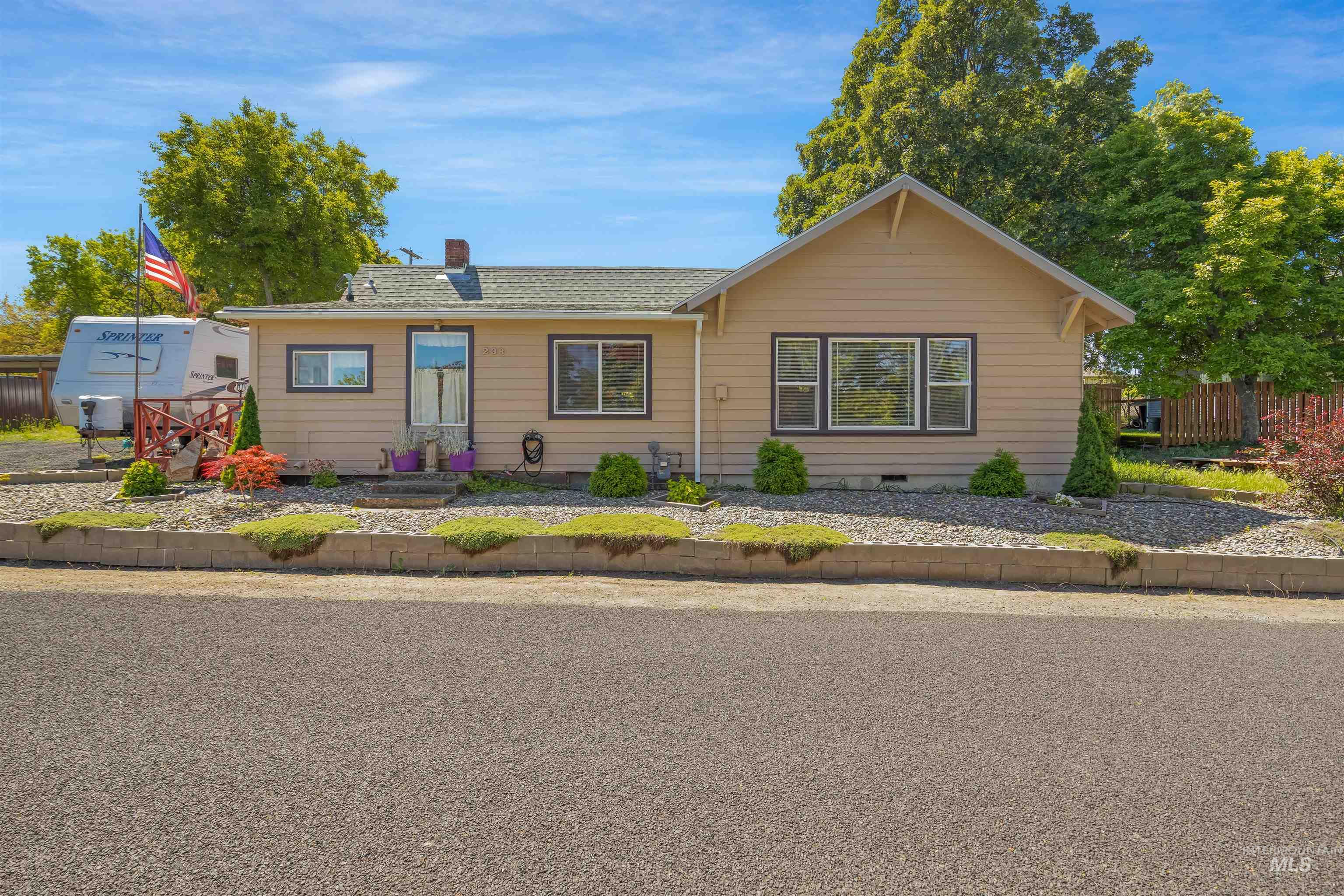 238 Hillcrest Road, Lewiston, Idaho 83501, 2 Bedrooms, 1 Bathroom, Residential For Sale, Price $285,000,MLS 98987554