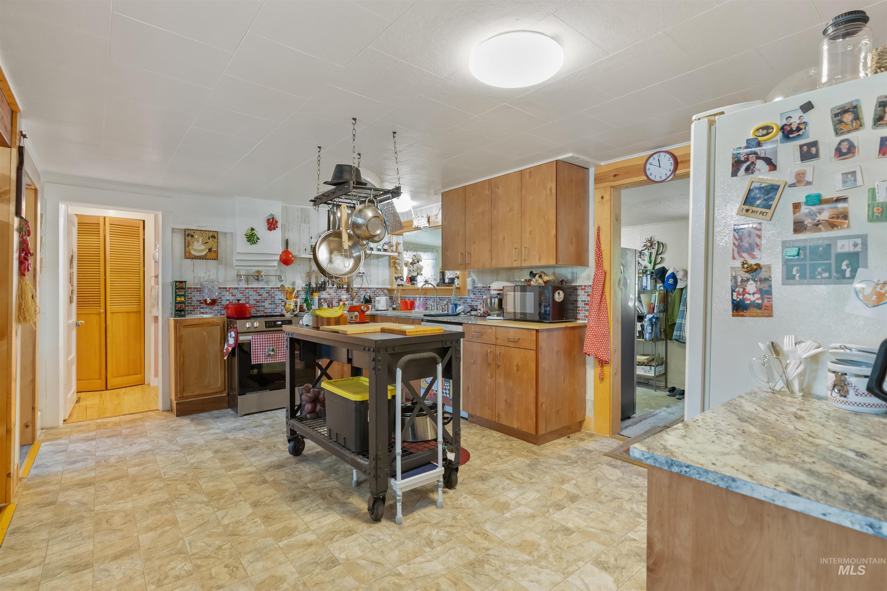 238 Hillcrest Road, Lewiston, Idaho 83501, 2 Bedrooms, 1 Bathroom, Residential For Sale, Price $310,000, 98987554