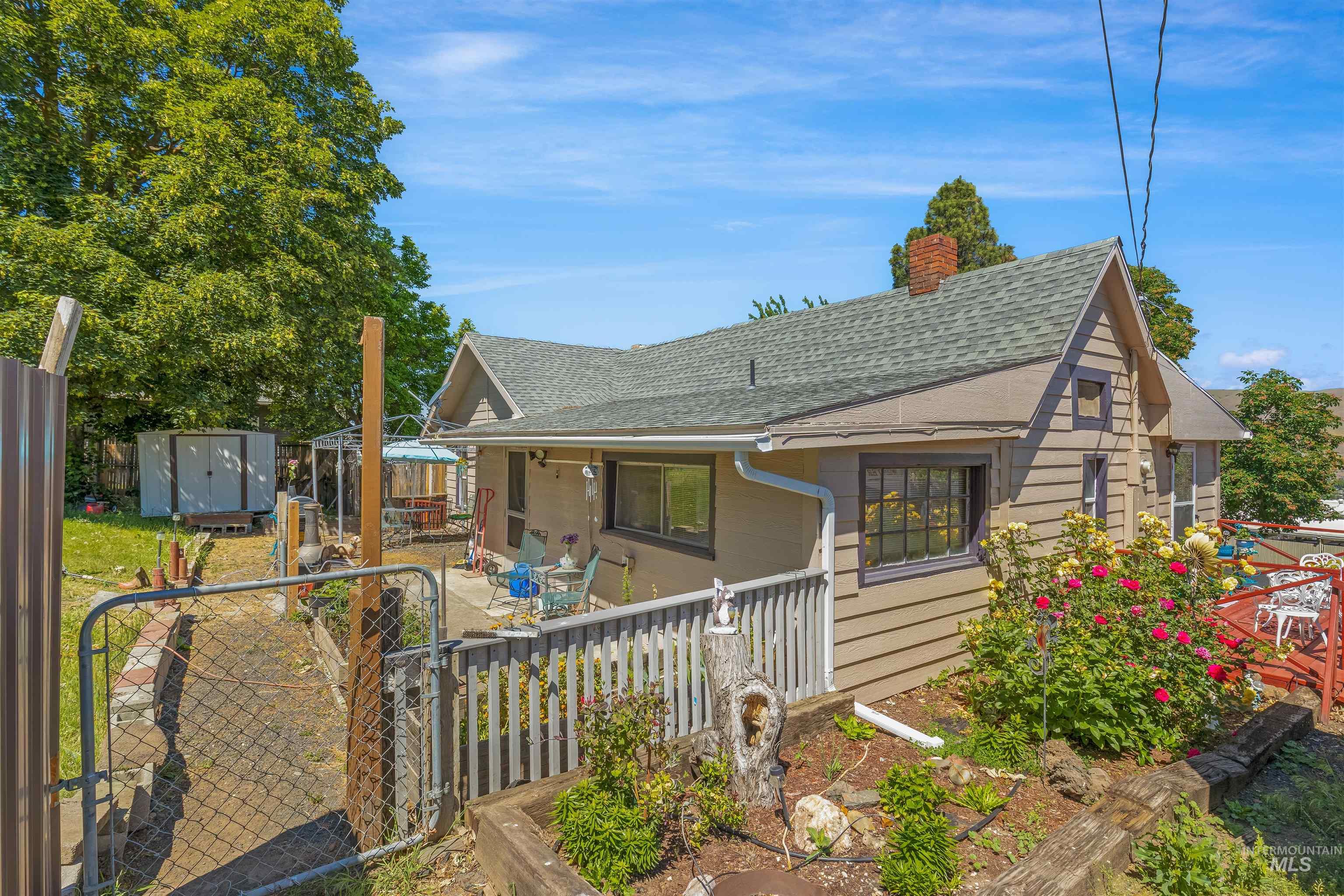 238 Hillcrest Road, Lewiston, Idaho 83501, 2 Bedrooms, 1 Bathroom, Residential For Sale, Price $310,000, 98987554