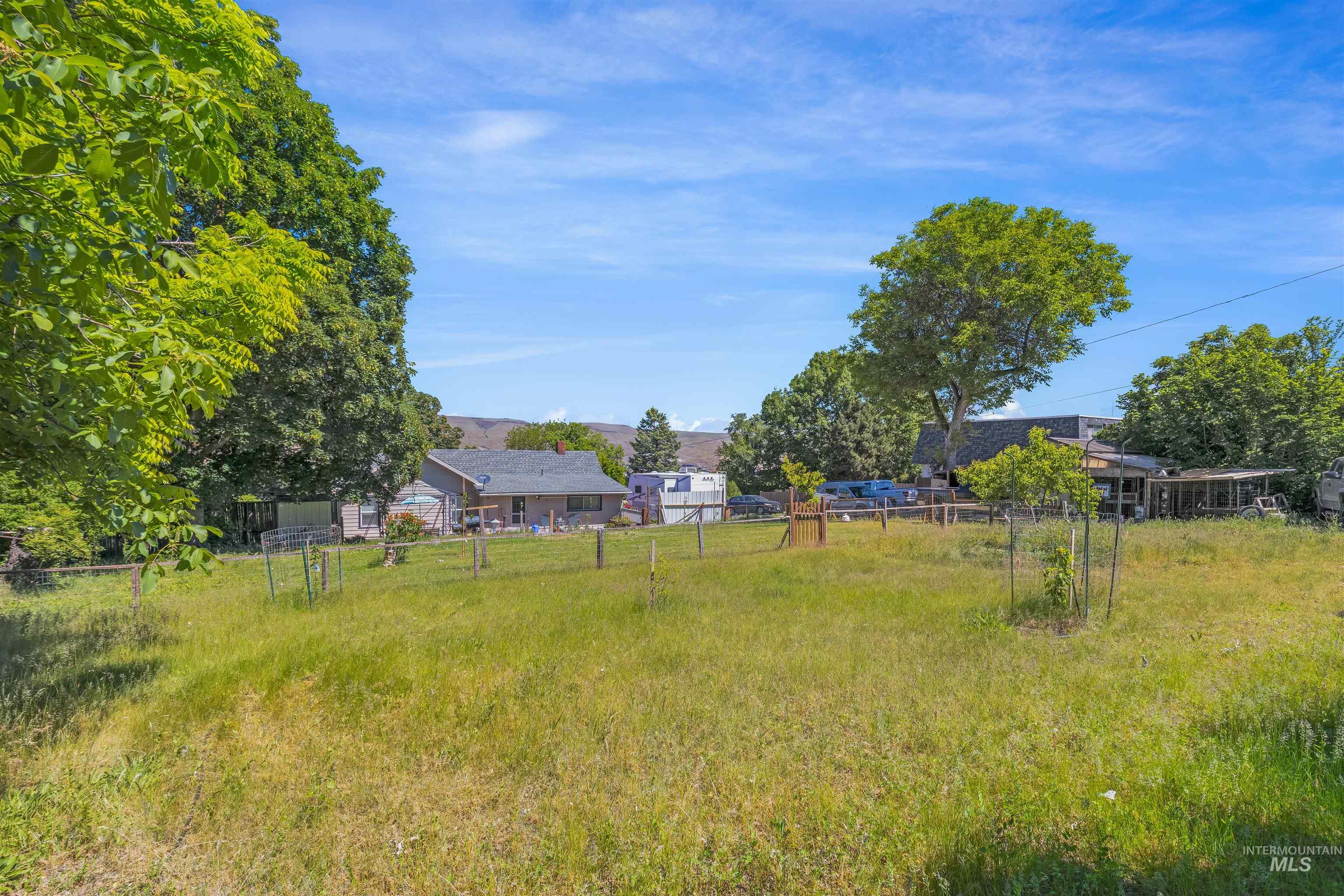 238 Hillcrest Road, Lewiston, Idaho 83501, 2 Bedrooms, 1 Bathroom, Residential For Sale, Price $310,000, 98987554