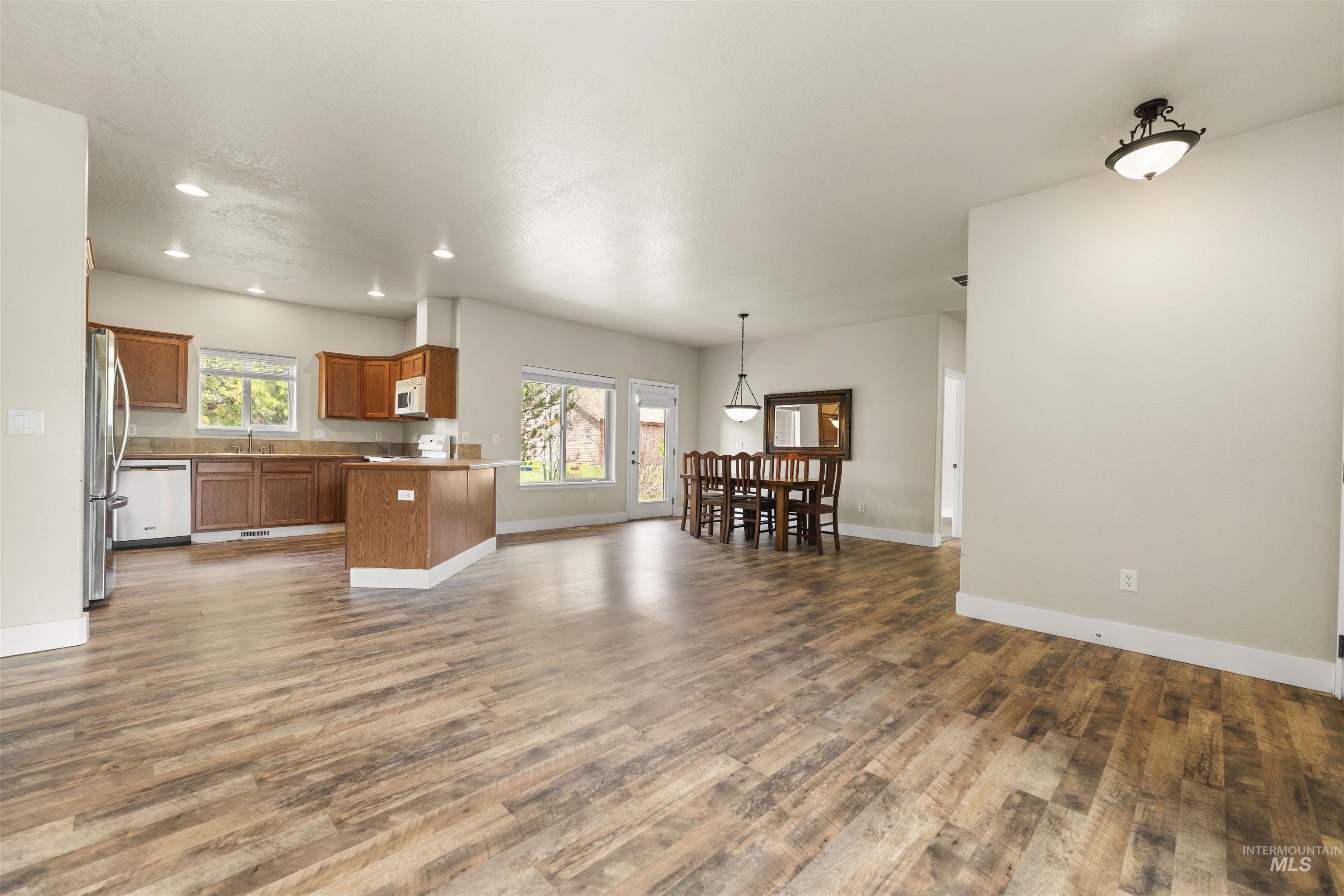 15 Buckskin Drive, Donnelly, Idaho 83615, 3 Bedrooms, 2 Bathrooms, Residential For Sale, Price $459,900, 98987556