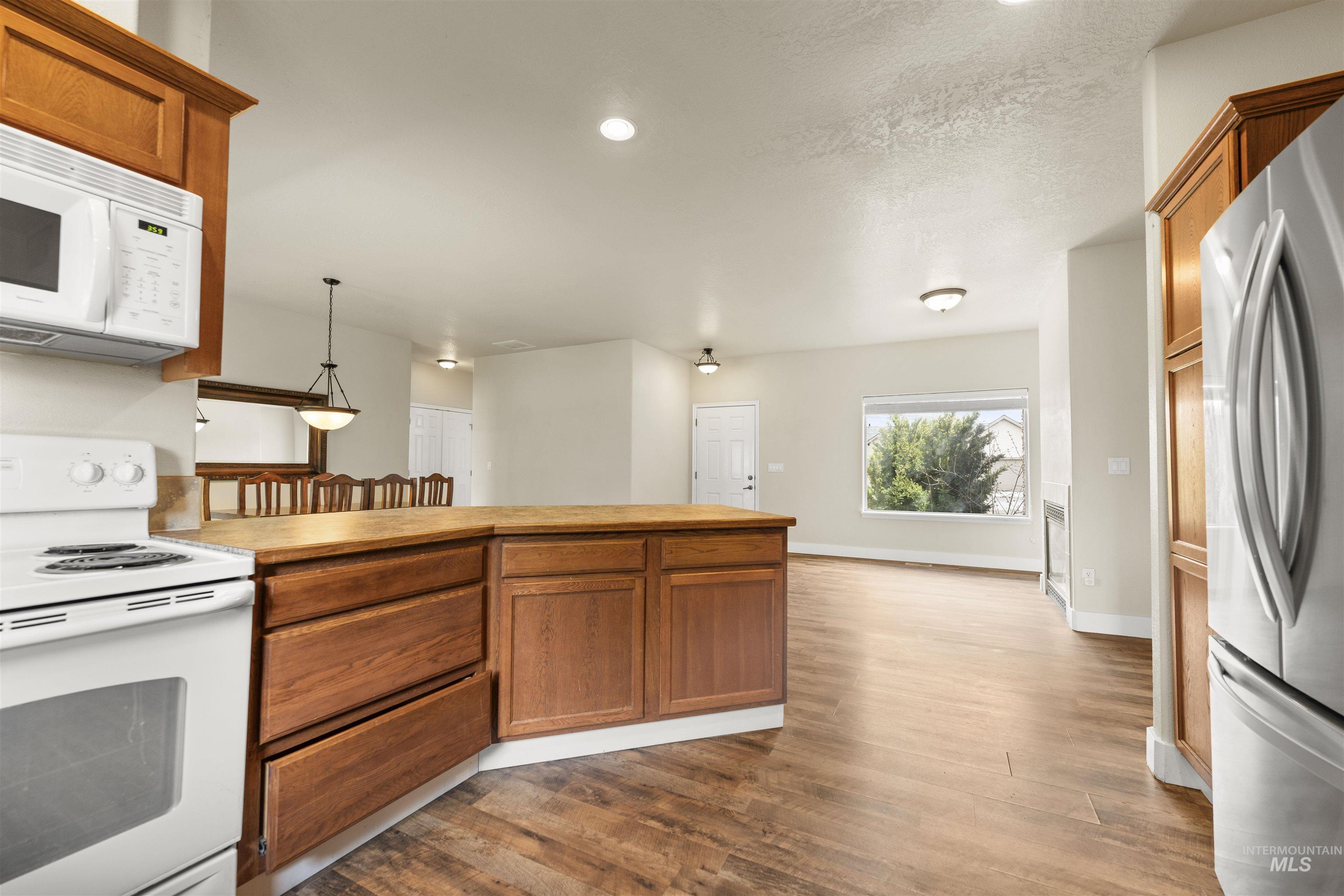 15 Buckskin Drive, Donnelly, Idaho 83615, 3 Bedrooms, 2 Bathrooms, Residential For Sale, Price $459,900, 98987556