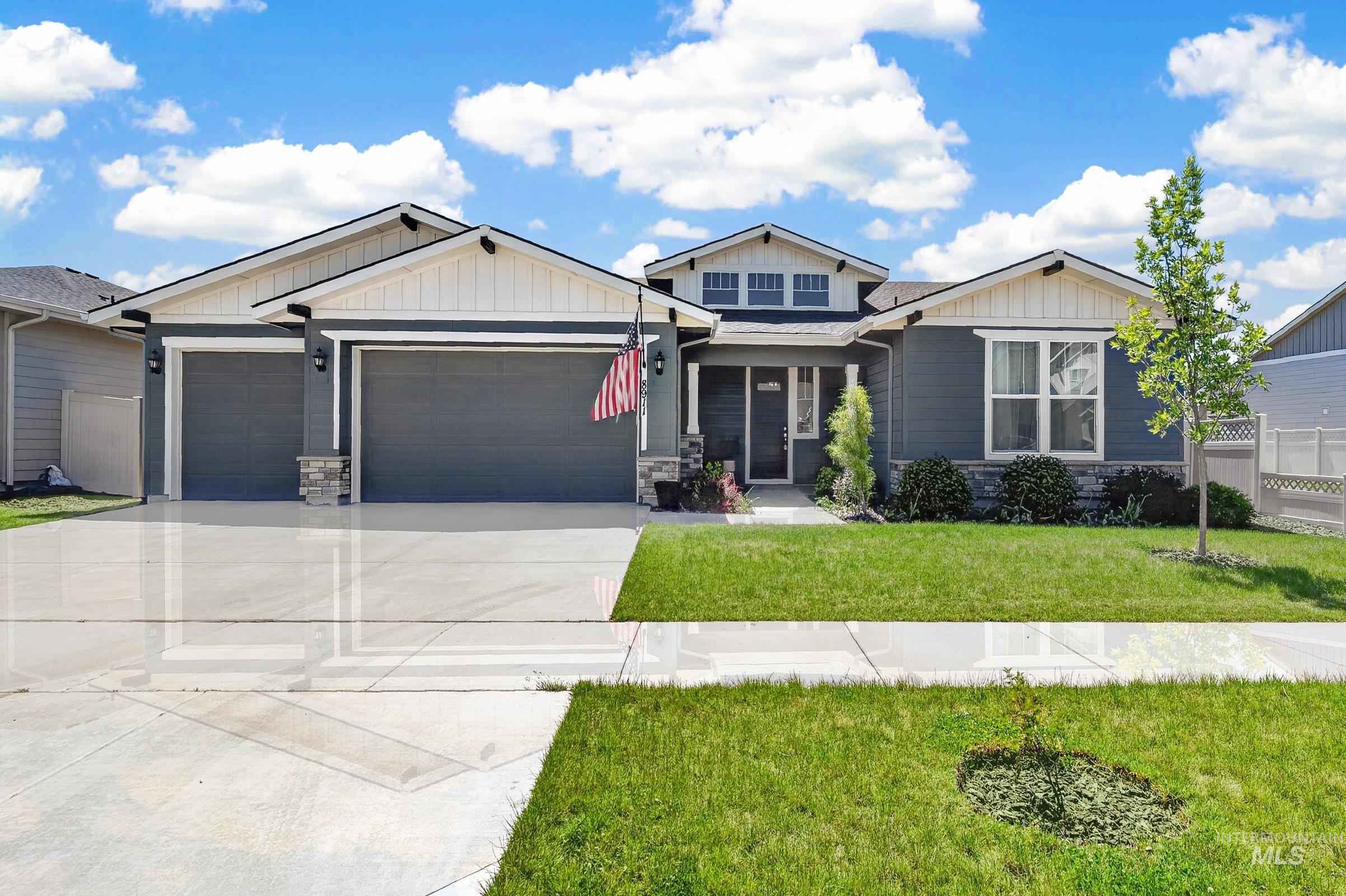 8911 W Purple Martin St, Star, Idaho 83669, 3 Bedrooms, 2.5 Bathrooms, Residential For Sale, Price $625,000,MLS 98987557