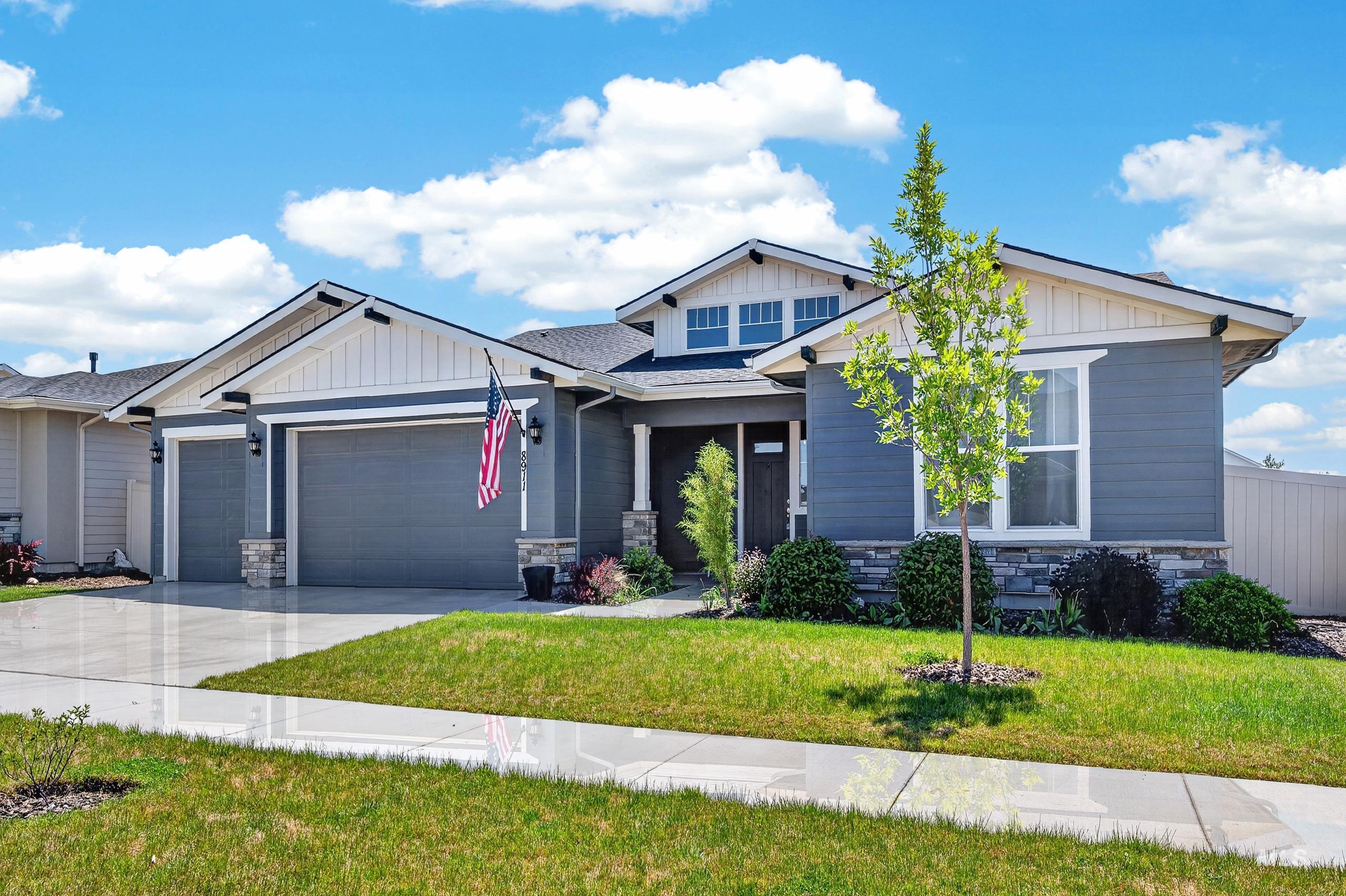 8911 W Purple Martin St, Star, Idaho 83669, 3 Bedrooms, 2.5 Bathrooms, Residential For Sale, Price $625,000,MLS 98987557