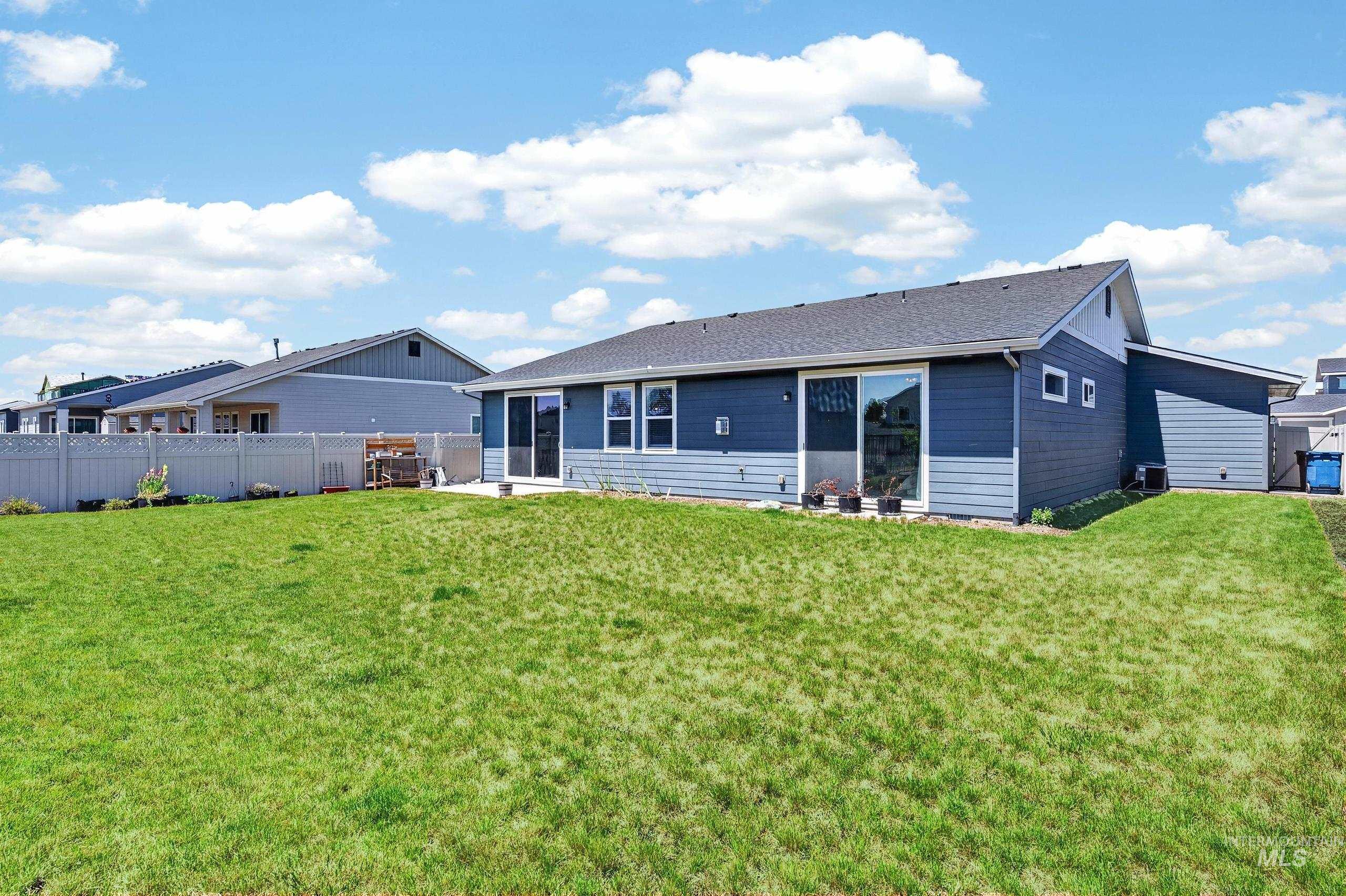 8911 W Purple Martin St, Star, Idaho 83669, 3 Bedrooms, 2.5 Bathrooms, Residential For Sale, Price $625,000,MLS 98987557
