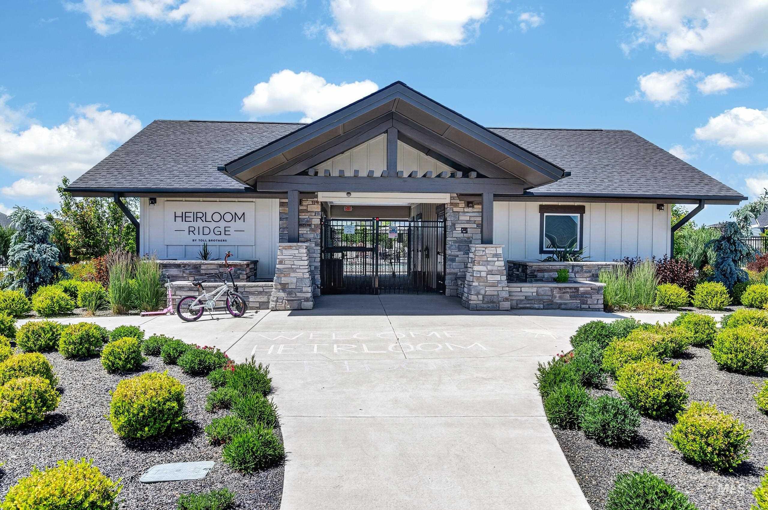 8911 W Purple Martin St, Star, Idaho 83669, 3 Bedrooms, 2.5 Bathrooms, Residential For Sale, Price $625,000,MLS 98987557