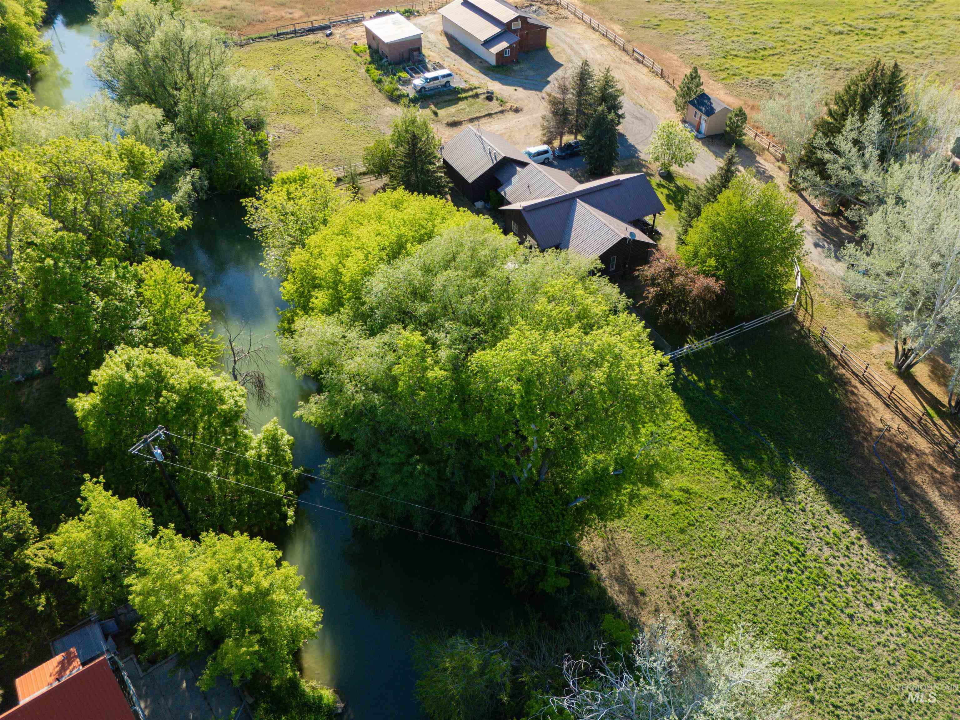 201 N Grape St., Shoshone, Idaho 83352, 2 Bedrooms, 2 Bathrooms, Residential For Sale, Price $520,000, 98987558