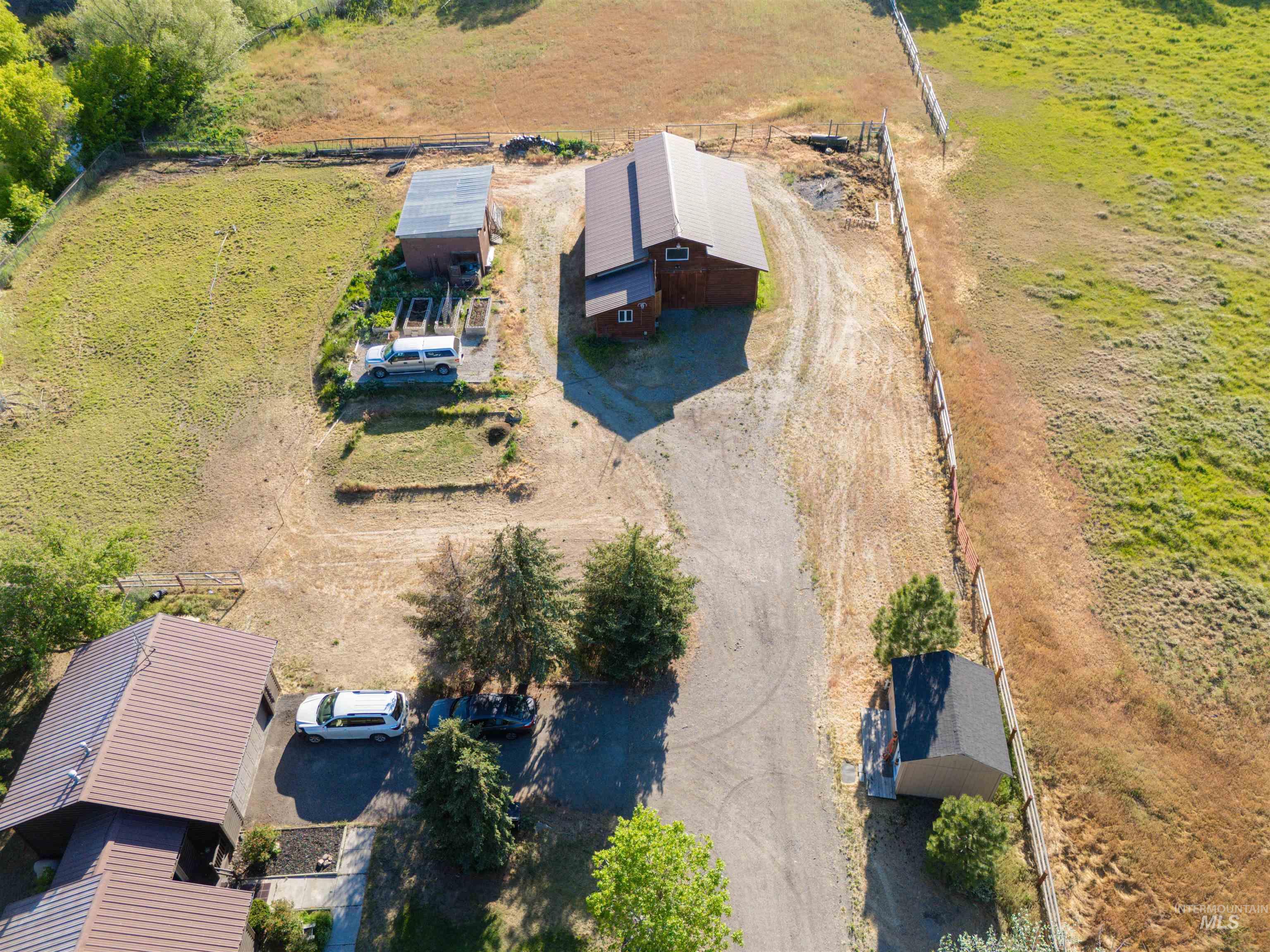 201 N Grape St., Shoshone, Idaho 83352, 2 Bedrooms, 2 Bathrooms, Residential For Sale, Price $520,000, 98987558