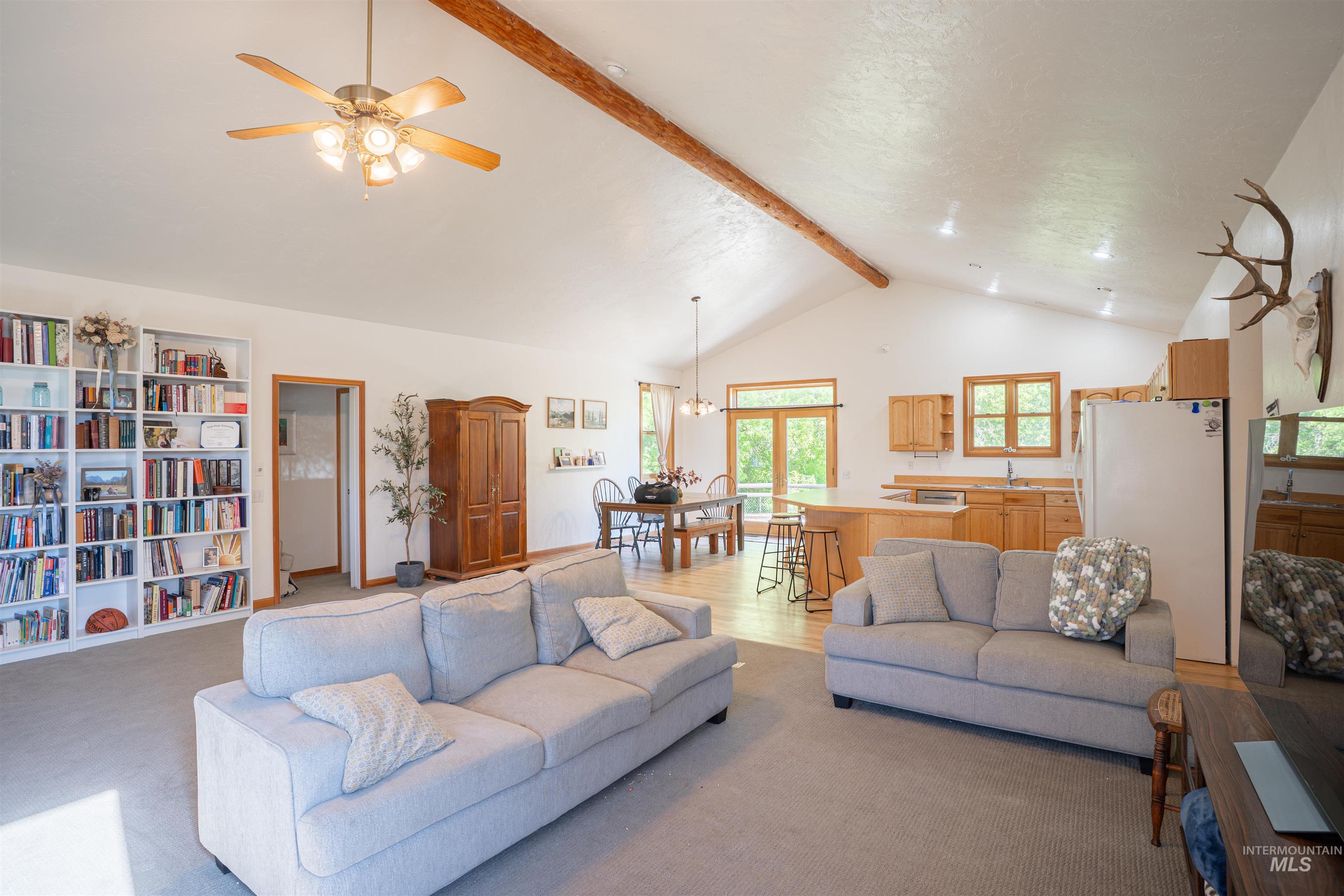 201 N Grape St., Shoshone, Idaho 83352, 2 Bedrooms, 2 Bathrooms, Residential For Sale, Price $520,000, 98987558