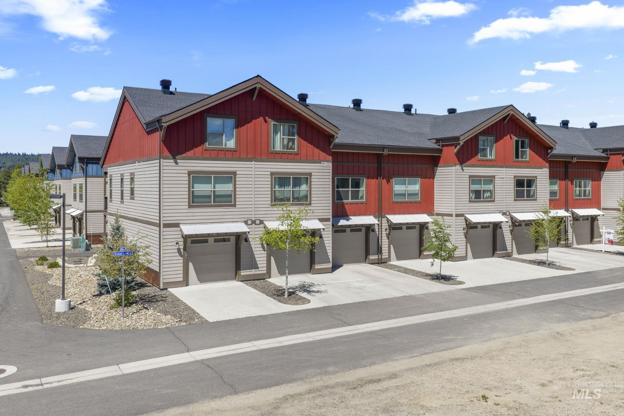 302 Broken Creek, McCall, Idaho 83638, 3 Bedrooms, 3 Bathrooms, Residential For Sale, Price $539,000, 98987560