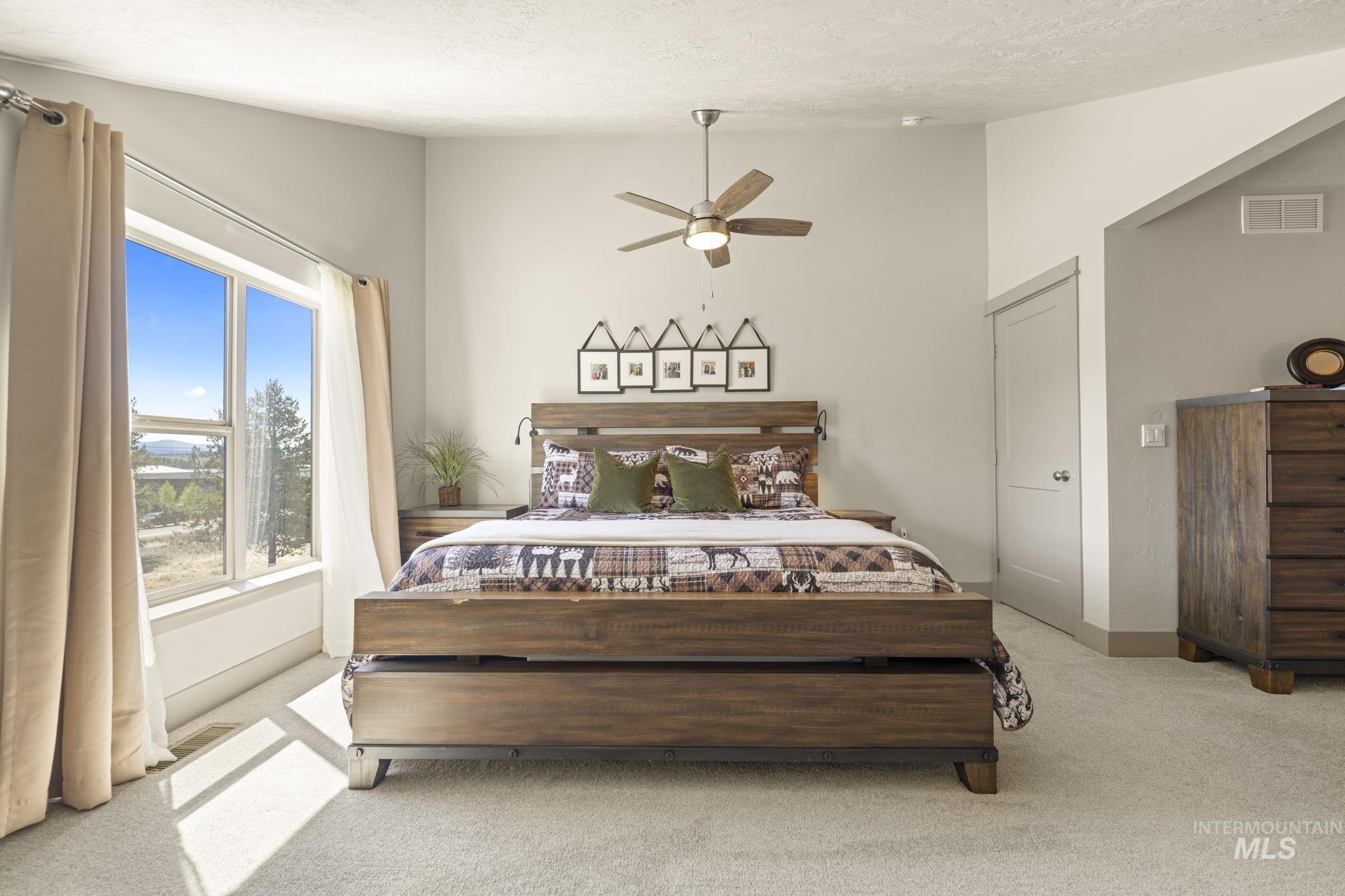 302 Broken Creek, McCall, Idaho 83638, 3 Bedrooms, 3 Bathrooms, Residential For Sale, Price $539,000, 98987560