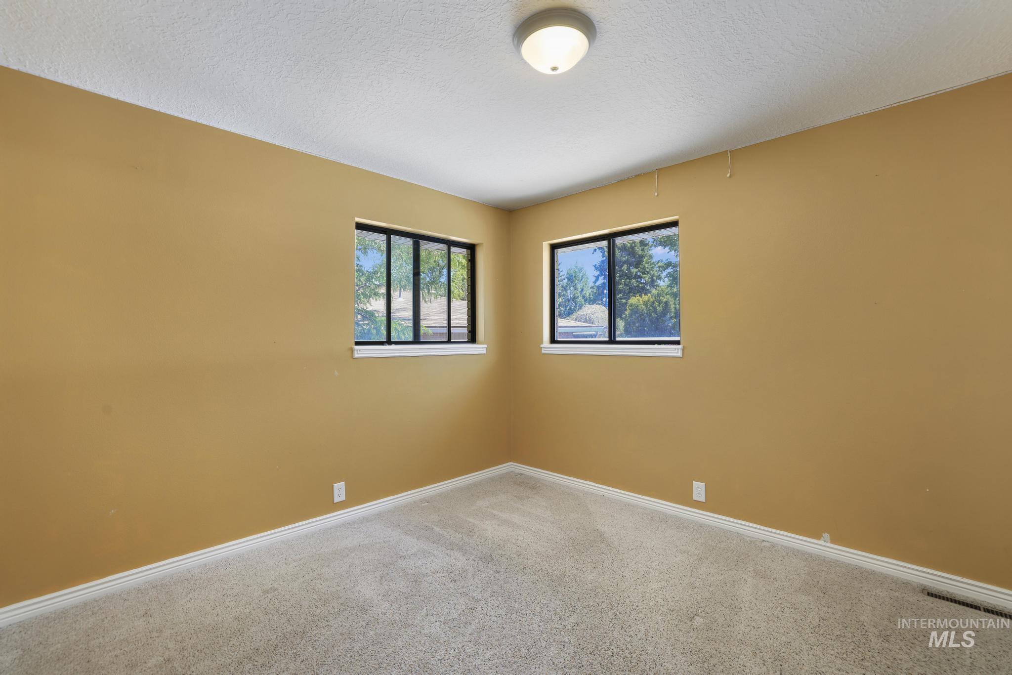1228 Evergreen Dr, Twin Falls, Idaho 83301-3419, 4 Bedrooms, 4 Bathrooms, Residential For Sale, Price $469,900, 98987562