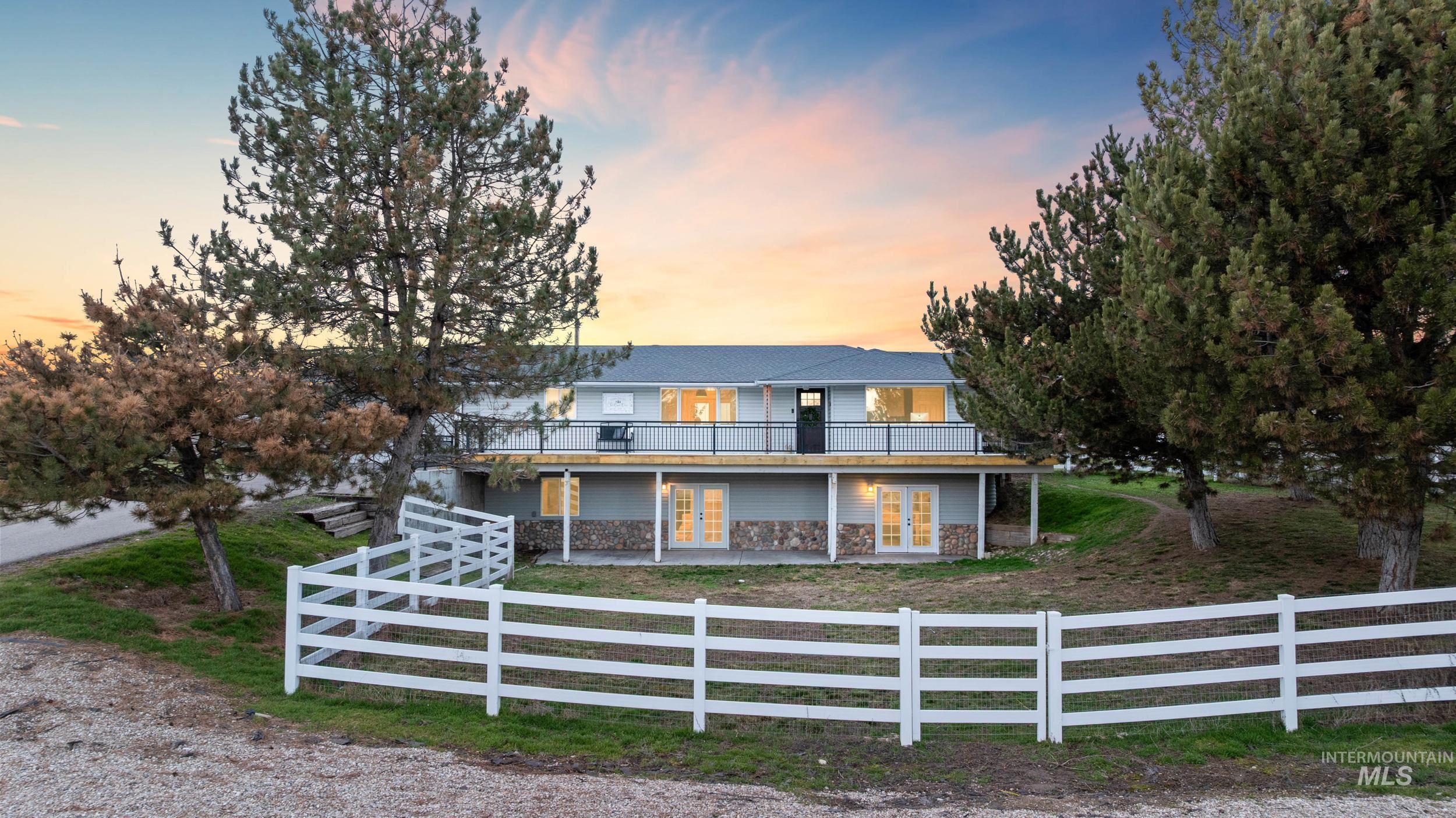 24141 Wanda Way, Middleton, Idaho 83644, 5 Bedrooms, 4.5 Bathrooms, Residential For Sale, Price $947,000, 98987565