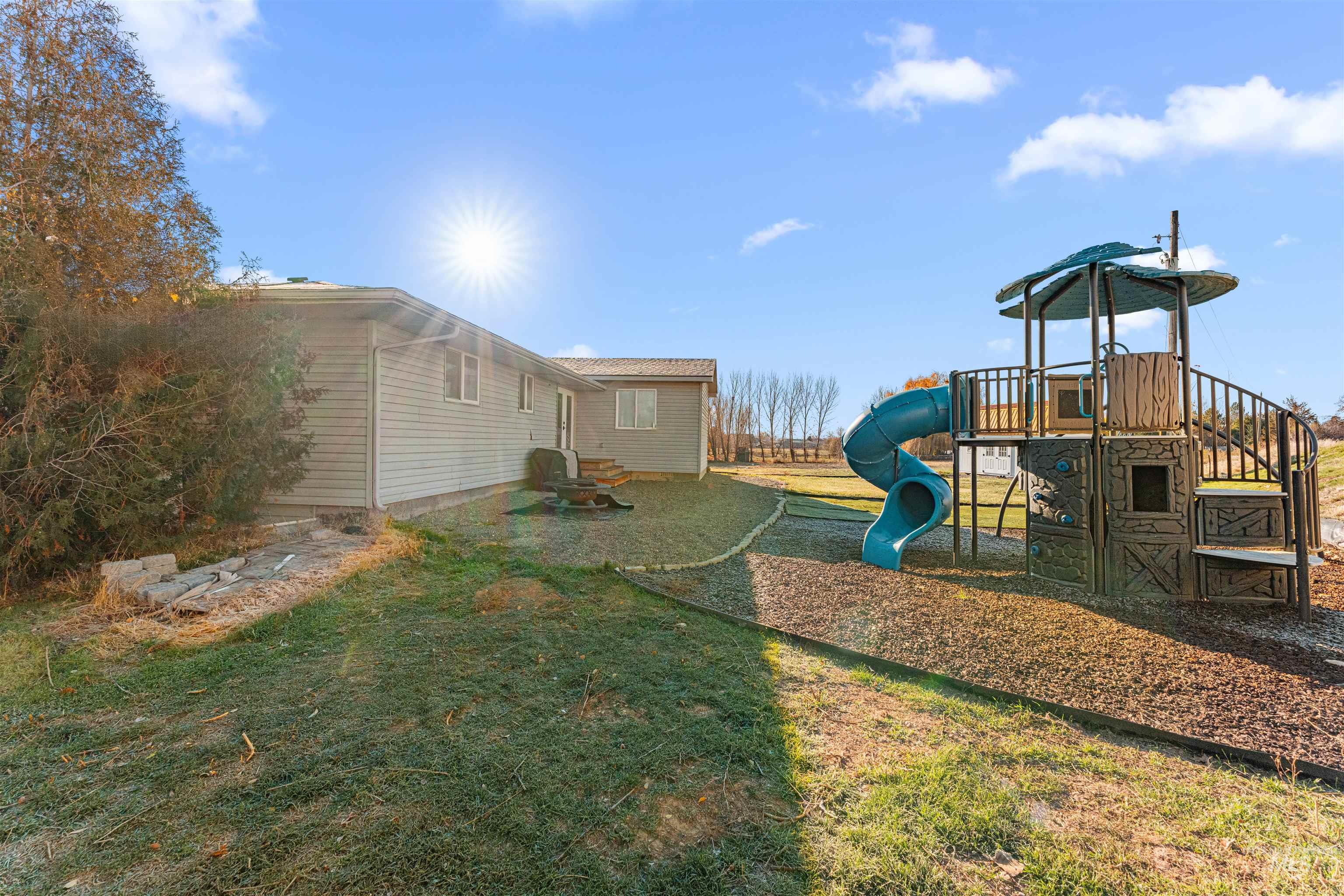 24141 Wanda Way, Middleton, Idaho 83644, 5 Bedrooms, 4.5 Bathrooms, Residential For Sale, Price $947,000, 98987565
