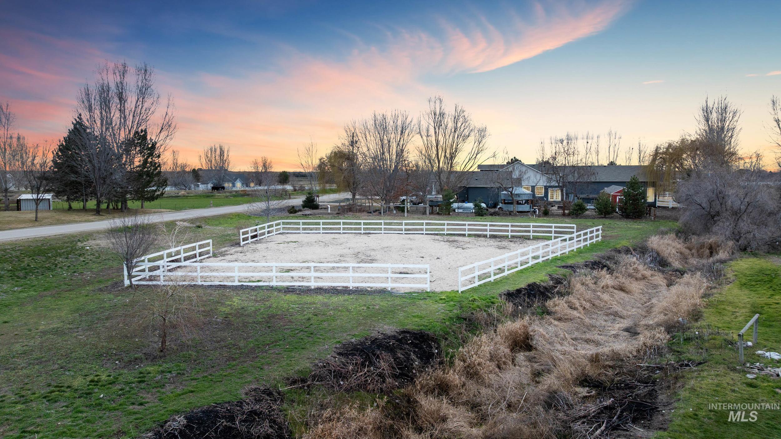 24141 Wanda Way, Middleton, Idaho 83644, 5 Bedrooms, 4.5 Bathrooms, Residential For Sale, Price $947,000, 98987565
