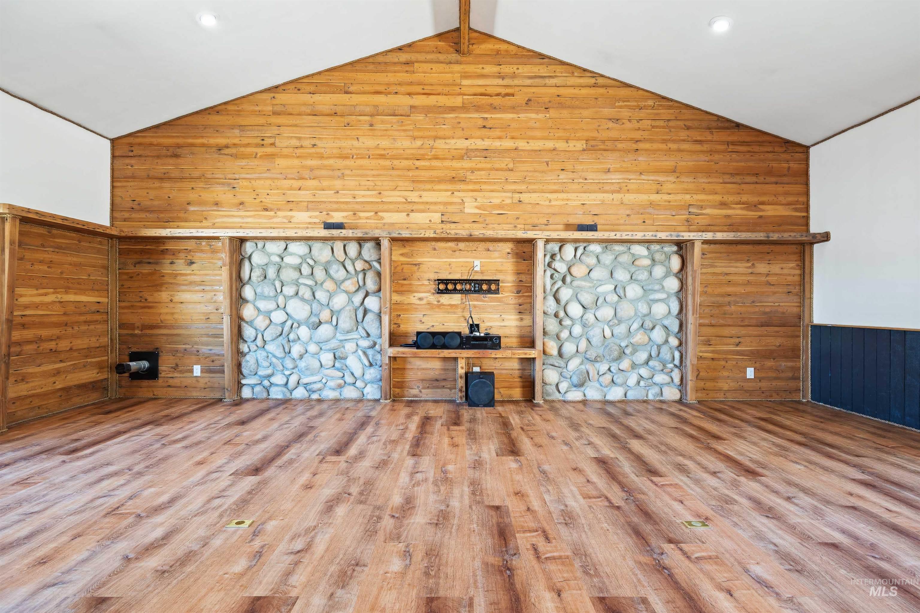 526 North St, Filer, Idaho 83328, 3 Bedrooms, 2 Bathrooms, Residential For Sale, Price $400,000, 98987568