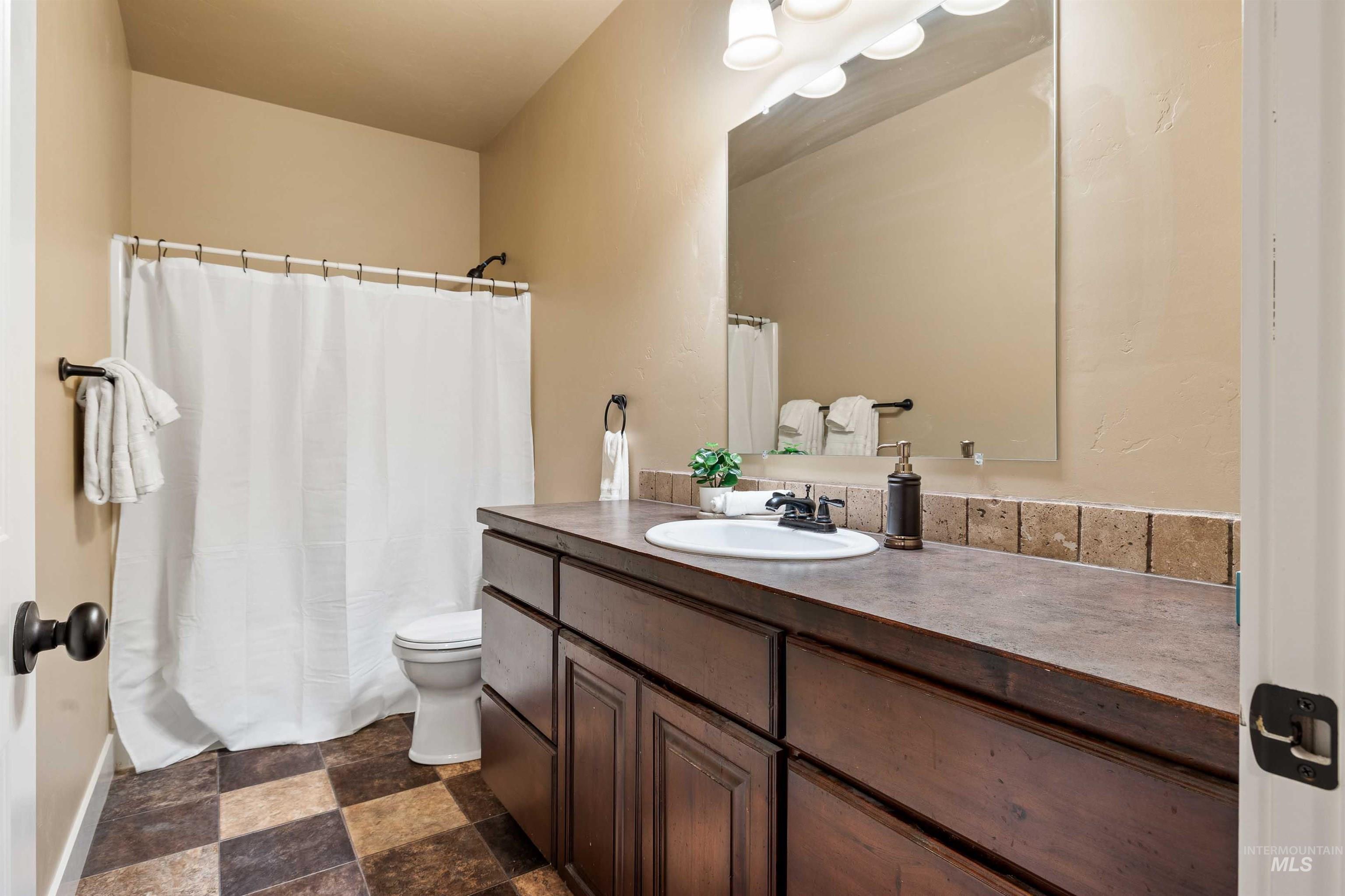 2271 Canyon Trail Way, Twin Falls, Idaho 83301, 5 Bedrooms, 4 Bathrooms, Residential For Sale, Price $689,900, 98987570