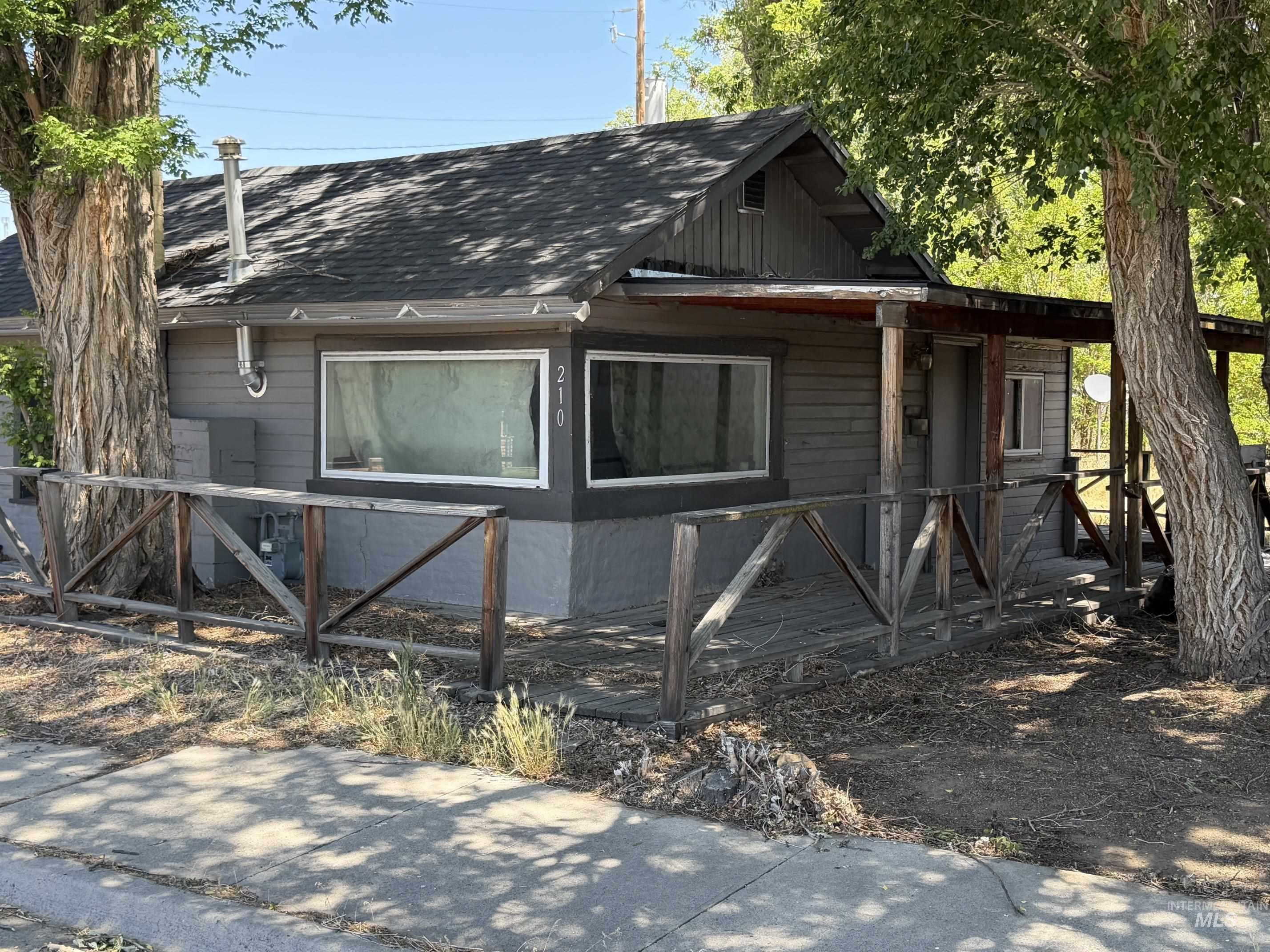 210 S 3 West, Mountain Home, Idaho 83647, 2 Bedrooms, 1 Bathroom, Residential For Sale, Price $160,000, 98987571