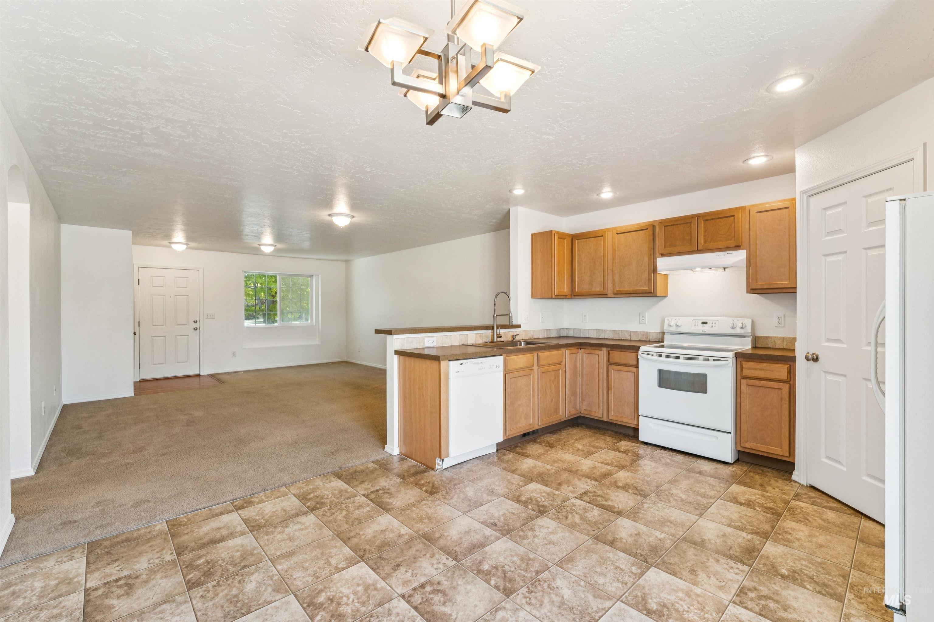 4649 S Chariot Way, Boise, Idaho 83709, 3 Bedrooms, 2 Bathrooms, Residential For Sale, Price $390,000, 98987573