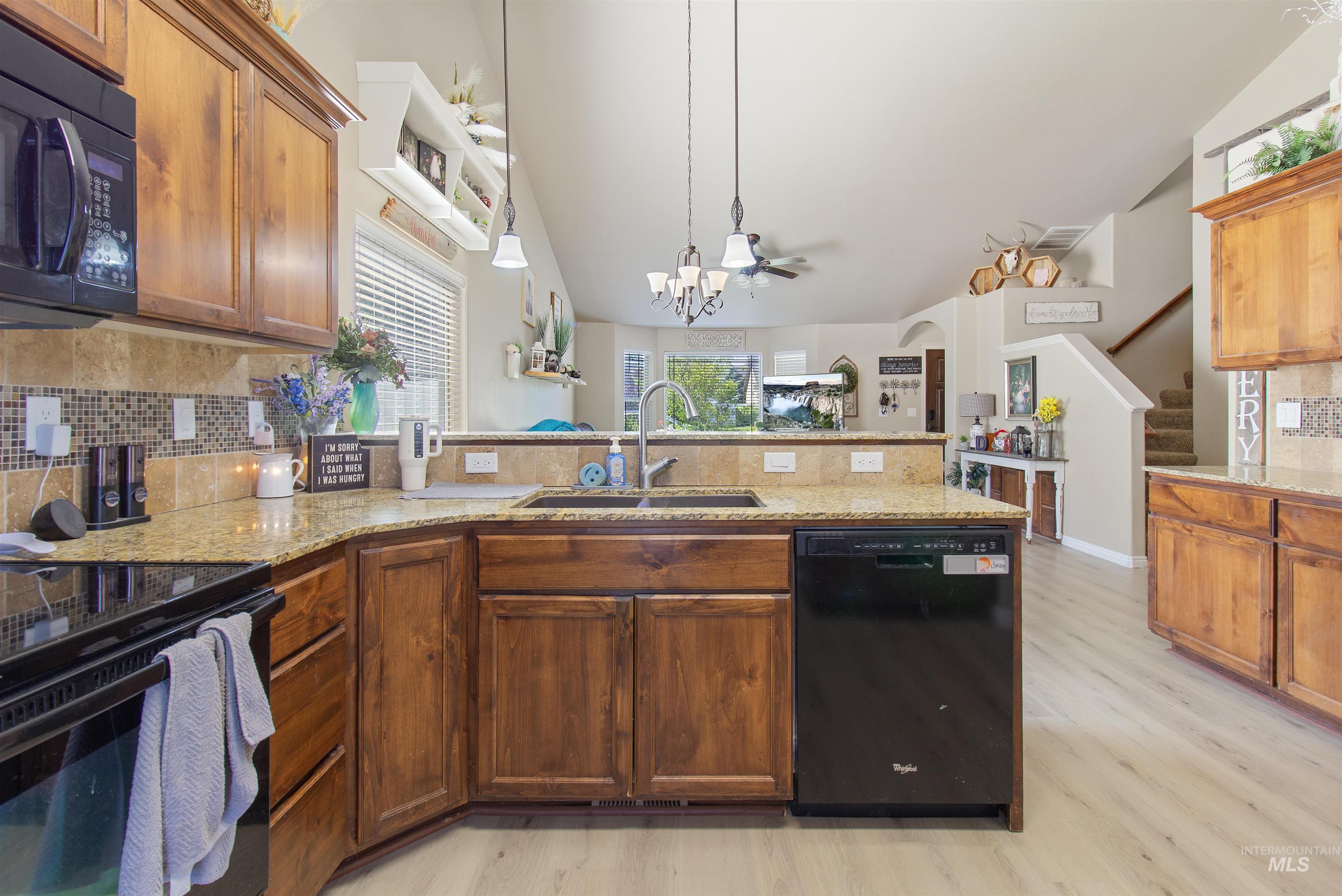 1068 Terra Ave, Twin Falls, Idaho 83301, 4 Bedrooms, 2.5 Bathrooms, Residential For Sale, Price $435,000,MLS 98987580