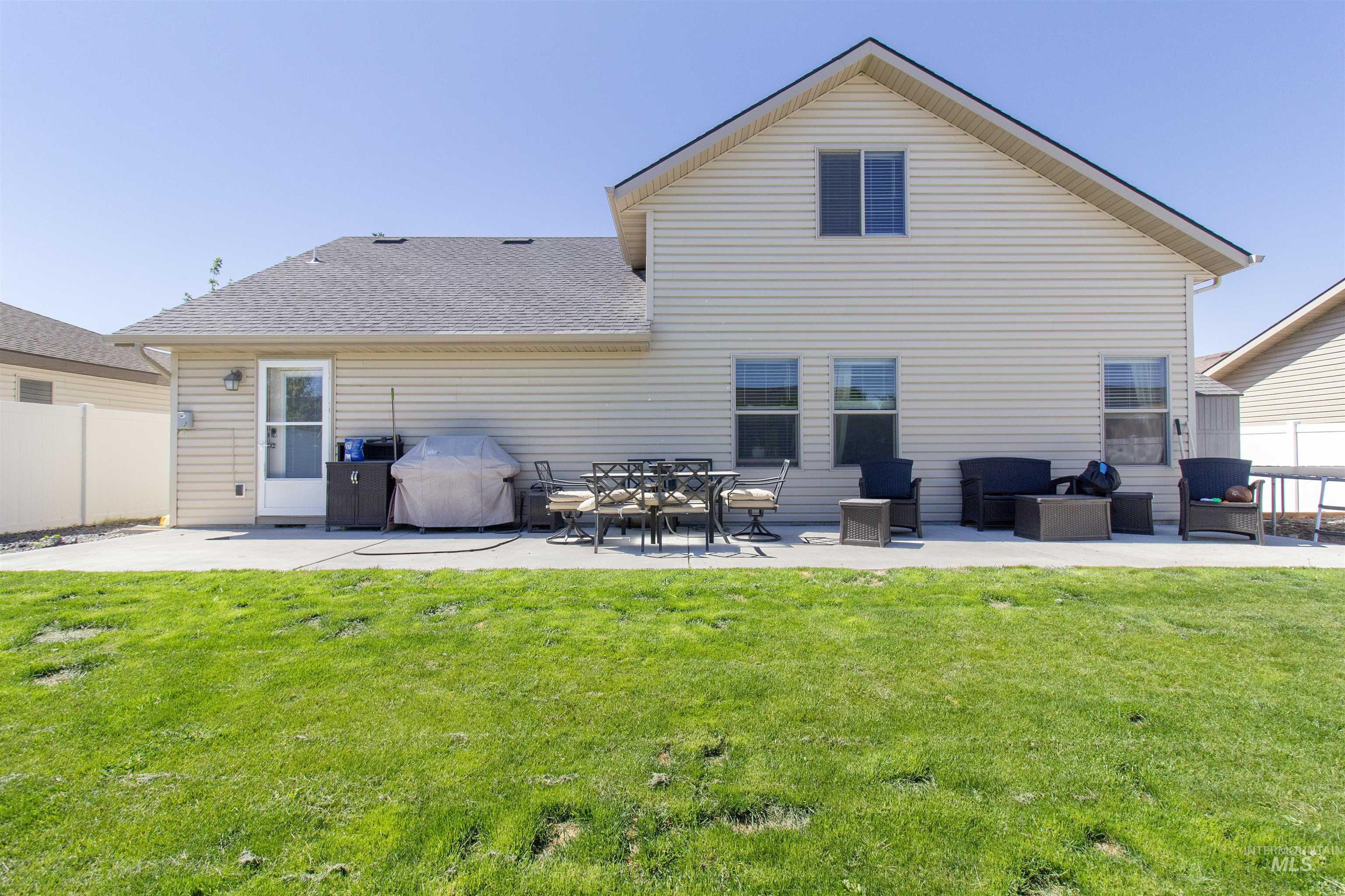 1068 Terra Ave, Twin Falls, Idaho 83301, 4 Bedrooms, 2.5 Bathrooms, Residential For Sale, Price $439,900, 98987580