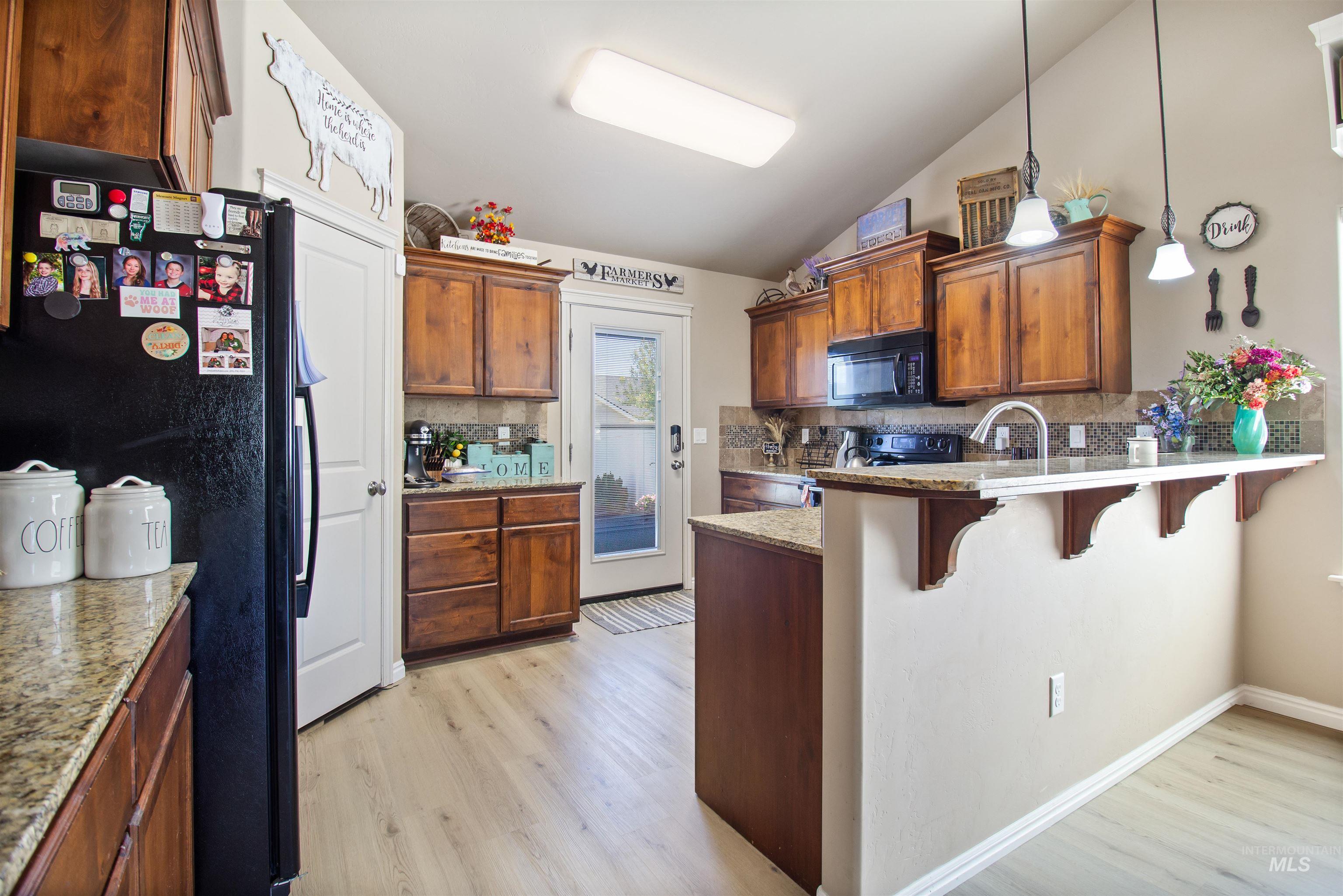 1068 Terra Ave, Twin Falls, Idaho 83301, 4 Bedrooms, 2.5 Bathrooms, Residential For Sale, Price $435,000,MLS 98987580